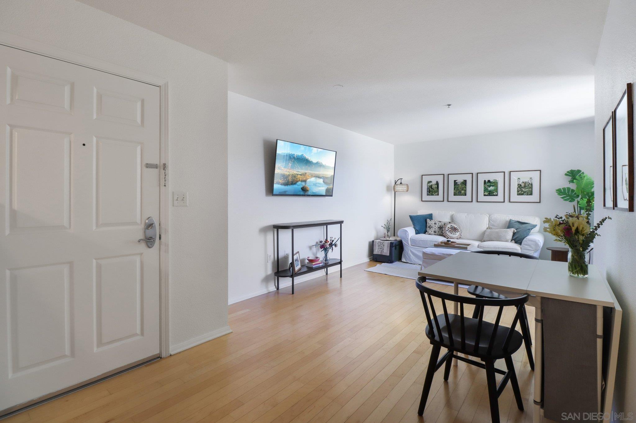 Detail Gallery Image 9 of 42 For 1970  Columbia Street  #301,  San Diego,  CA 92101 - 1 Beds | 1 Baths