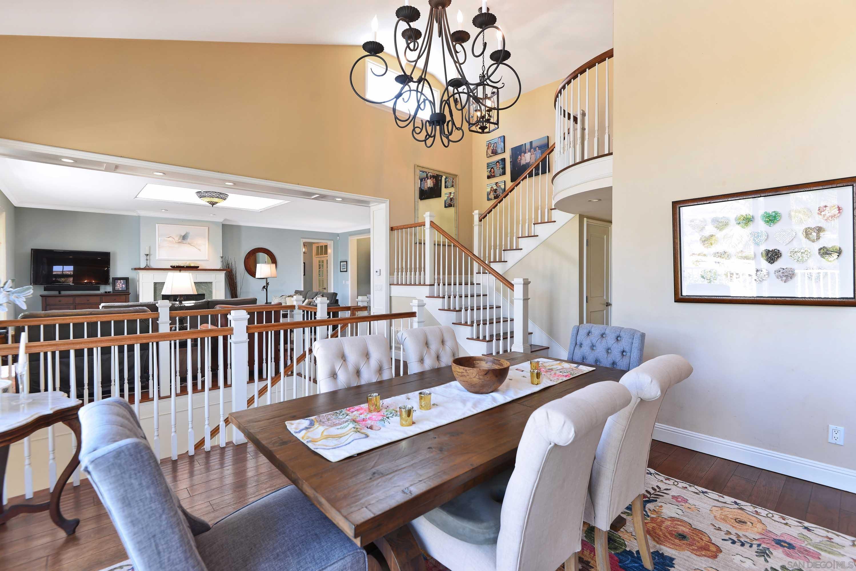 Detail Gallery Image 15 of 48 For 7948  Roseland Dr, La Jolla,  CA 92037 - 5 Beds | 4 Baths