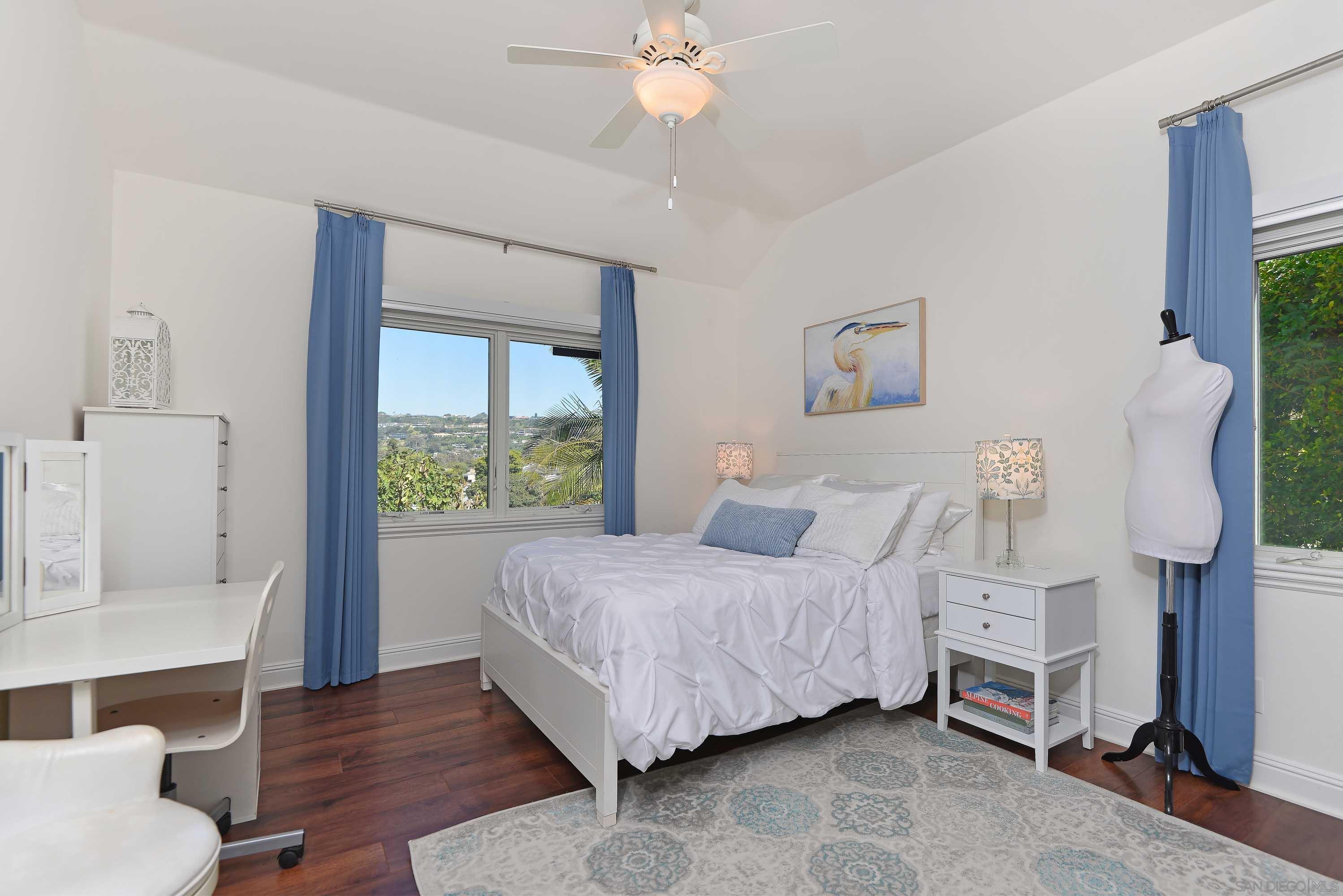 Detail Gallery Image 23 of 48 For 7948  Roseland Dr, La Jolla,  CA 92037 - 5 Beds | 4 Baths