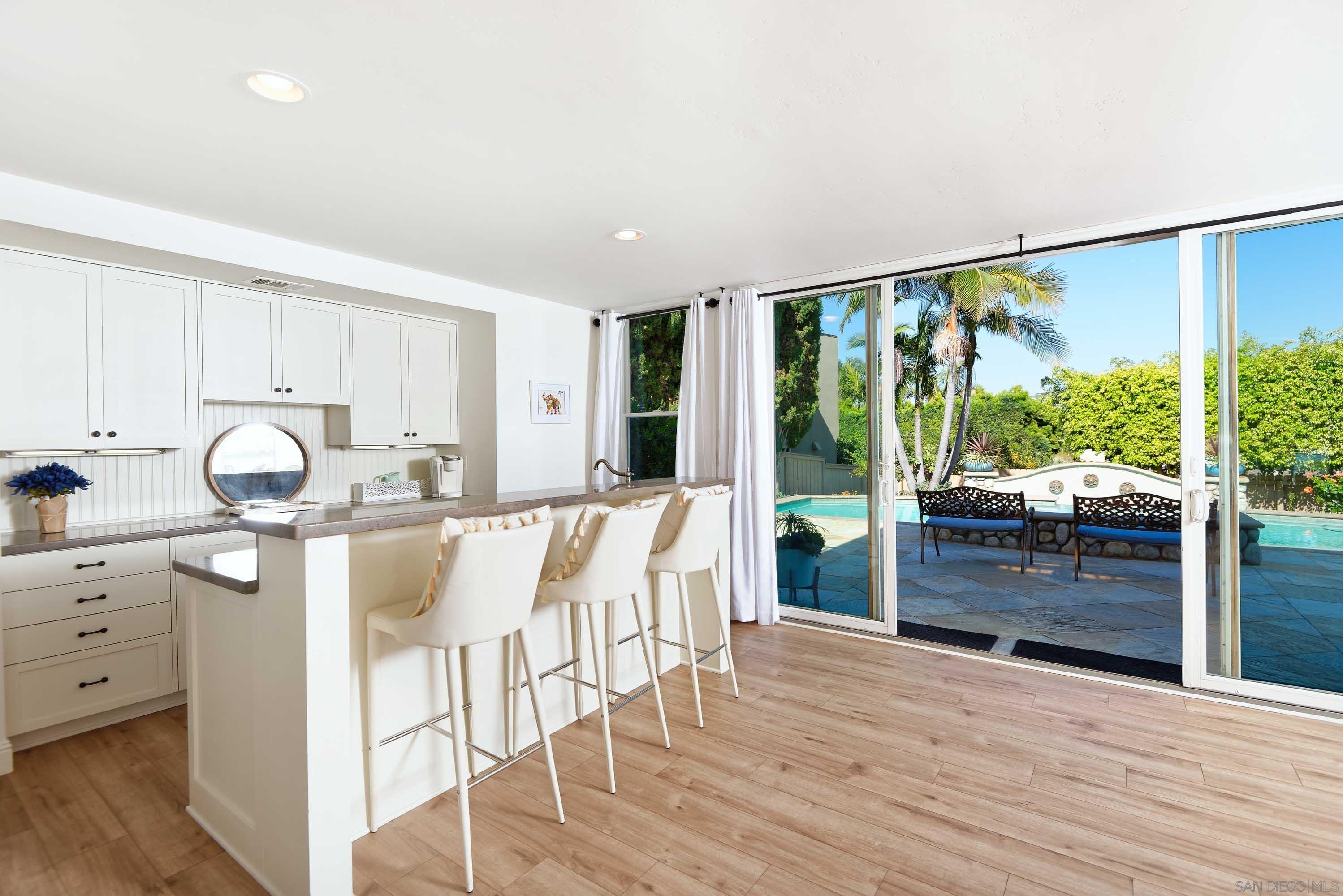 Detail Gallery Image 31 of 48 For 7948  Roseland Dr, La Jolla,  CA 92037 - 5 Beds | 4 Baths