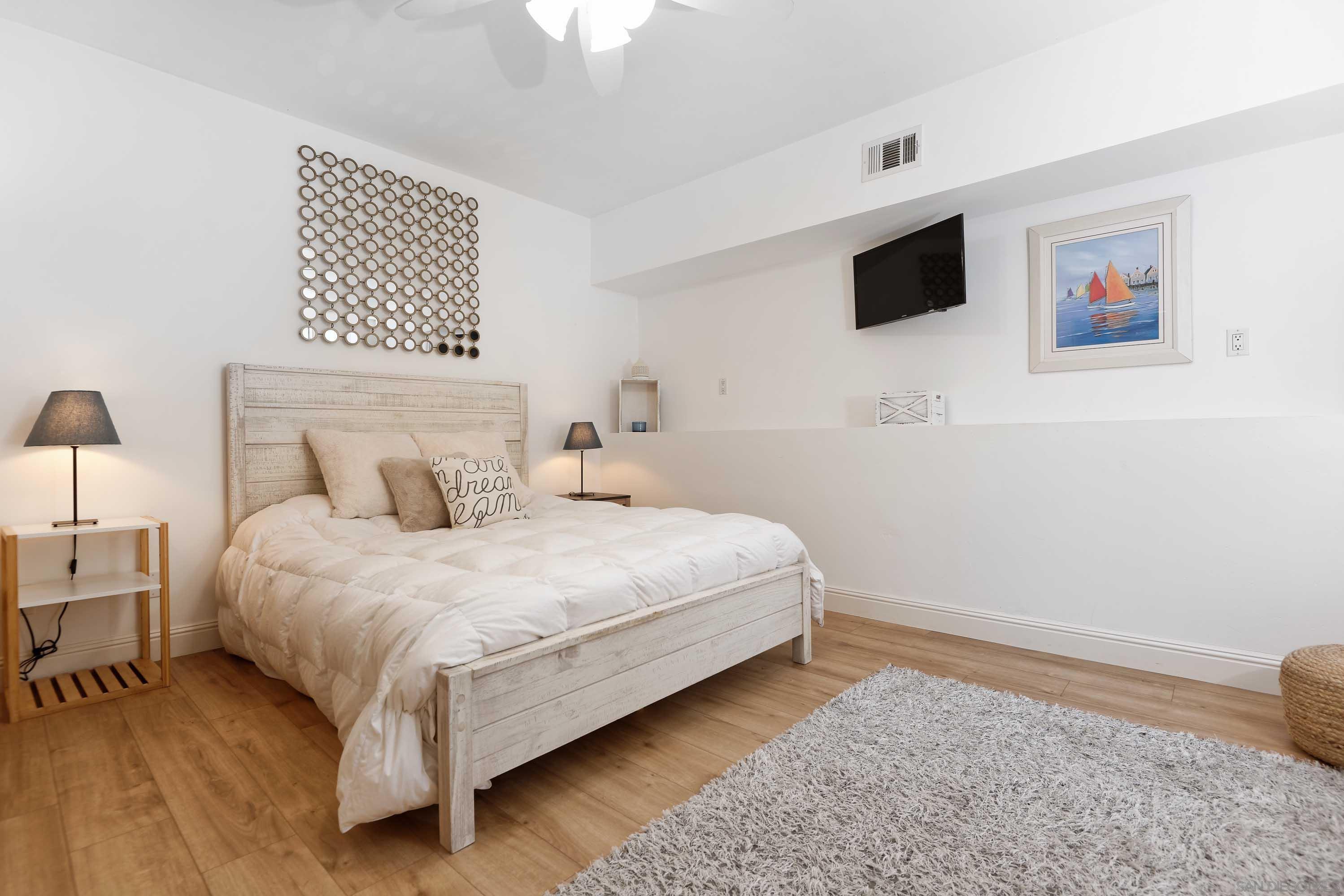 Detail Gallery Image 32 of 48 For 7948  Roseland Dr, La Jolla,  CA 92037 - 5 Beds | 4 Baths