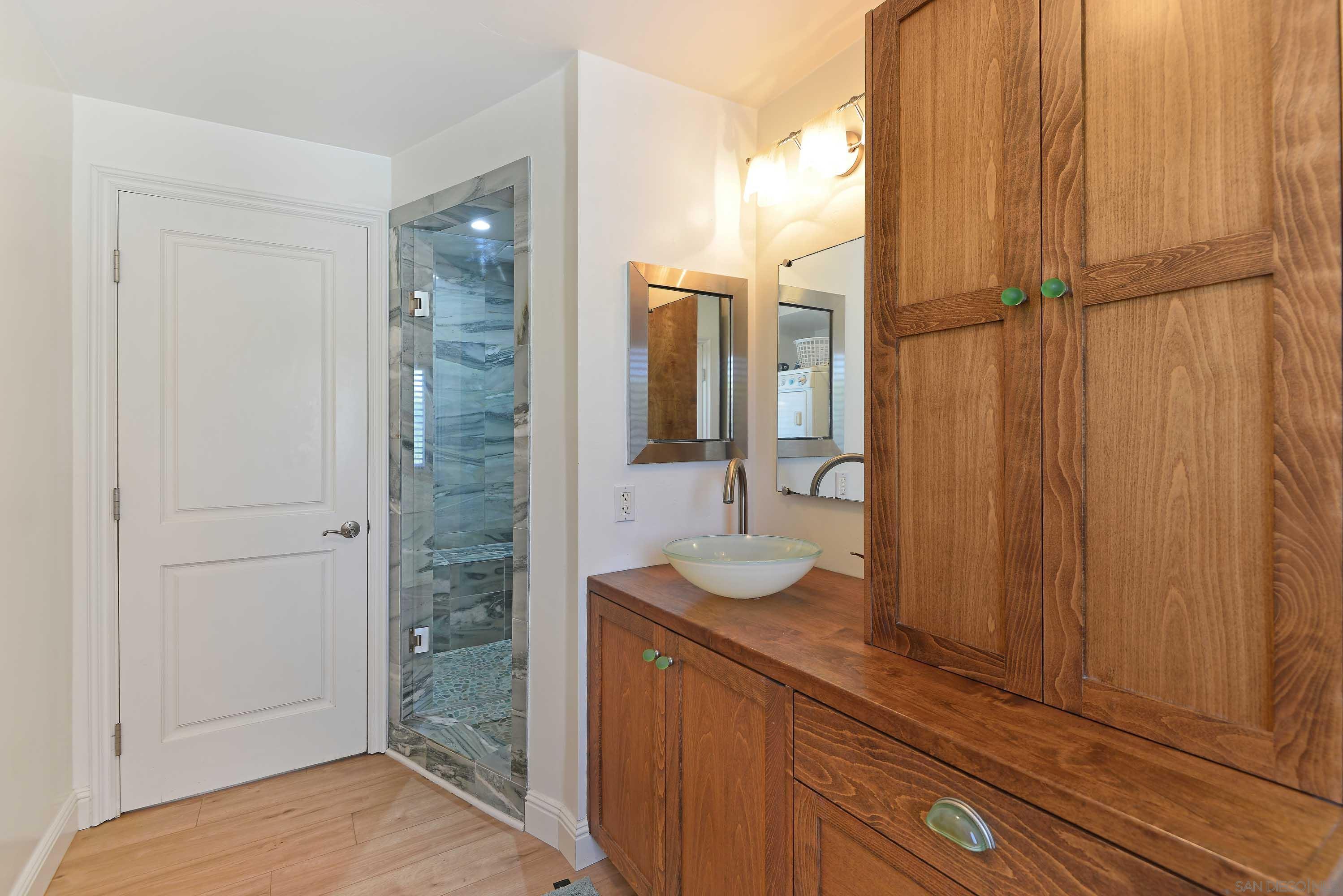 Detail Gallery Image 33 of 48 For 7948  Roseland Dr, La Jolla,  CA 92037 - 5 Beds | 4 Baths