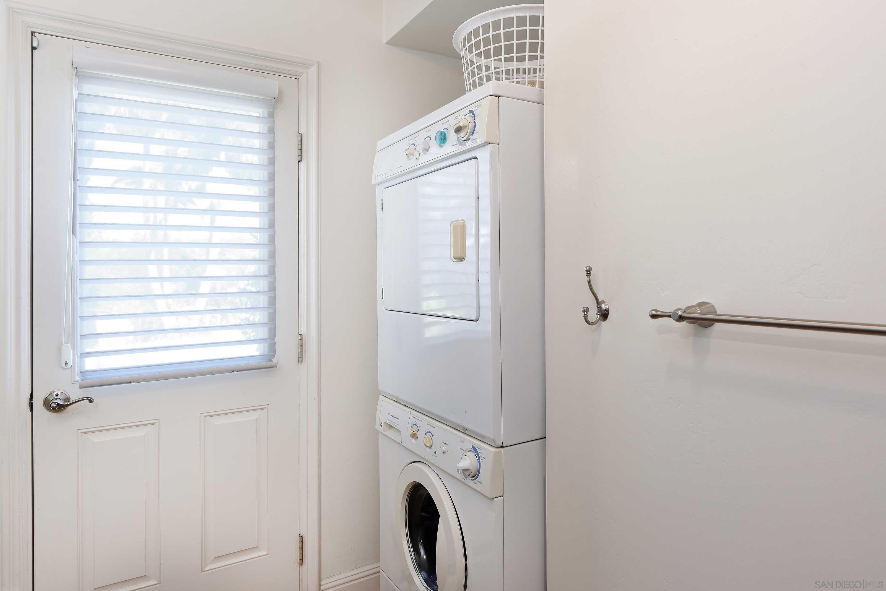 Detail Gallery Image 34 of 48 For 7948  Roseland Dr, La Jolla,  CA 92037 - 5 Beds | 4 Baths