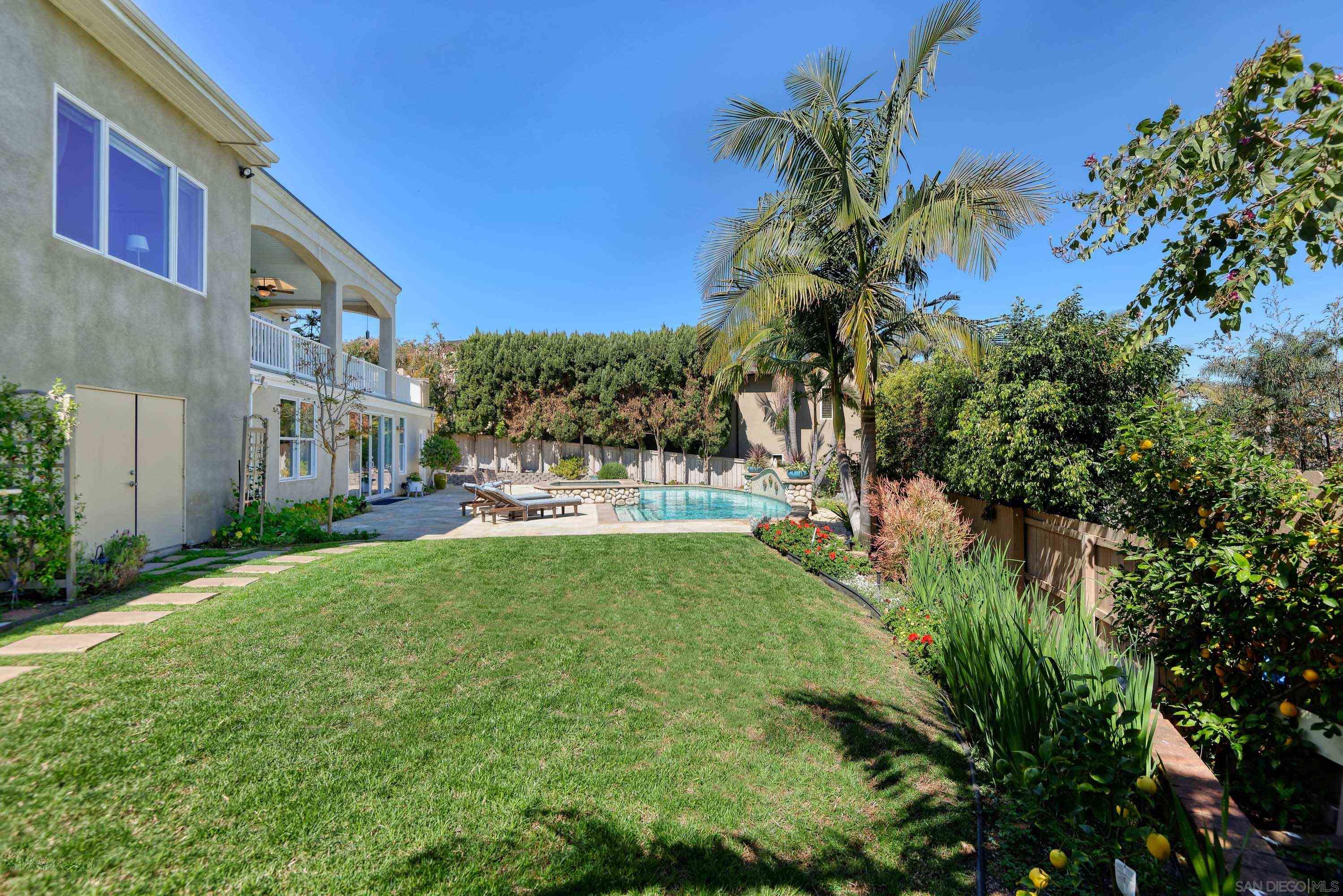 Detail Gallery Image 35 of 48 For 7948  Roseland Dr, La Jolla,  CA 92037 - 5 Beds | 4 Baths