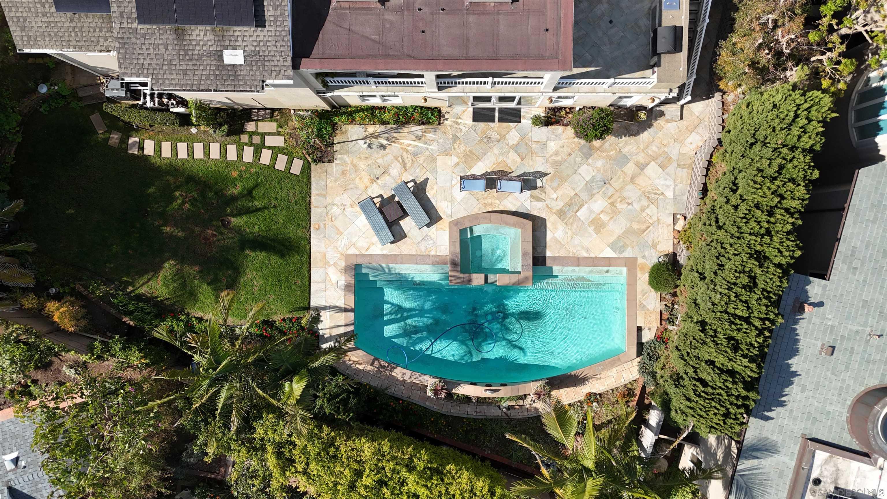 Detail Gallery Image 36 of 48 For 7948  Roseland Dr, La Jolla,  CA 92037 - 5 Beds | 4 Baths