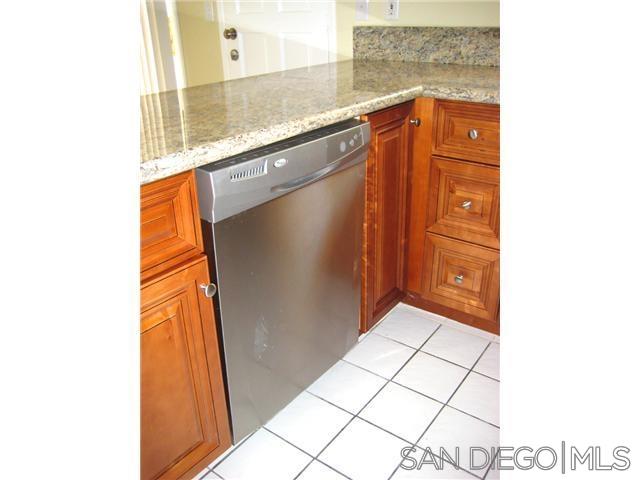 Detail Gallery Image 5 of 23 For 10317  Santana Ranch Dr, Santee,  CA 92071 - 3 Beds | 1/1 Baths