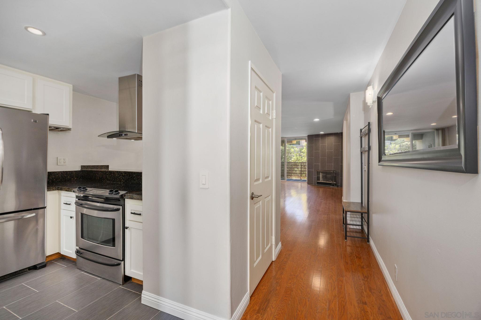 Detail Gallery Image 7 of 42 For 3502  Pringle St  #102,  San Diego,  CA 92110 - 2 Beds | 2 Baths