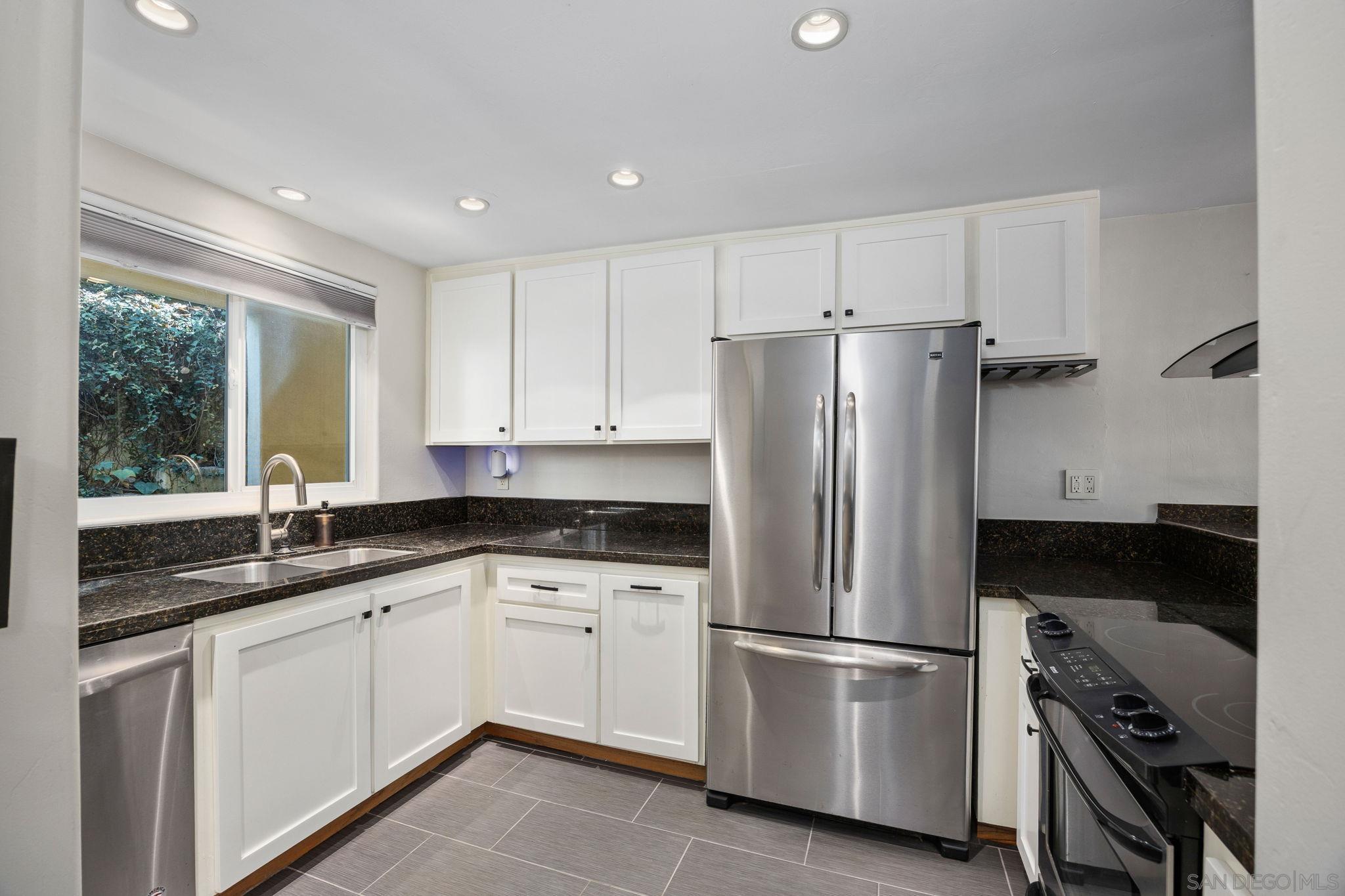 Detail Gallery Image 9 of 42 For 3502  Pringle St  #102,  San Diego,  CA 92110 - 2 Beds | 2 Baths