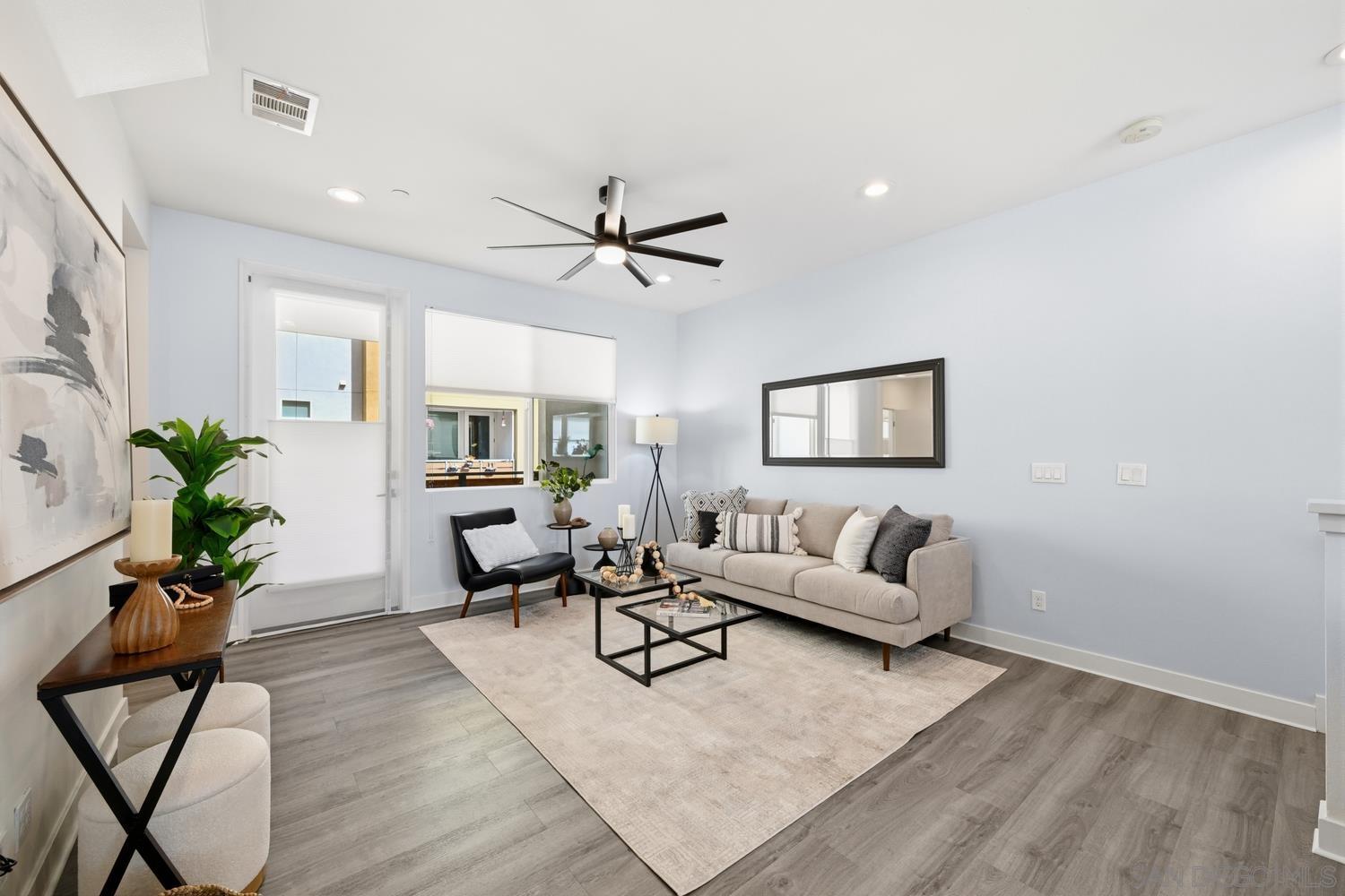 Detail Gallery Image 3 of 38 For 748  Shoreline, Chula Vista,  CA 91910 - 4 Beds | 3/1 Baths