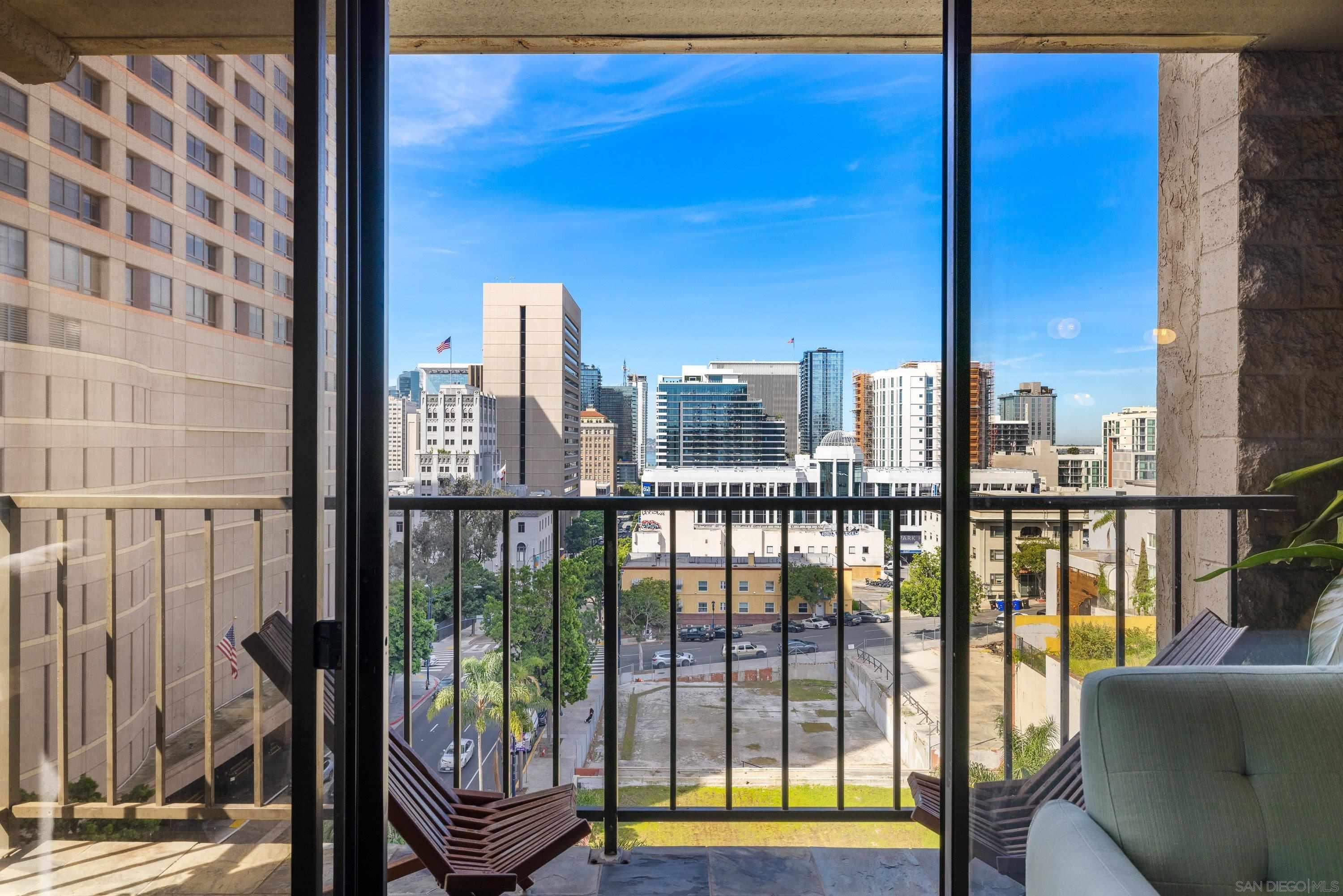 Detail Gallery Image 3 of 27 For 1333  8th Ave  #705,  San Diego,  CA 92101 - 2 Beds | 2 Baths