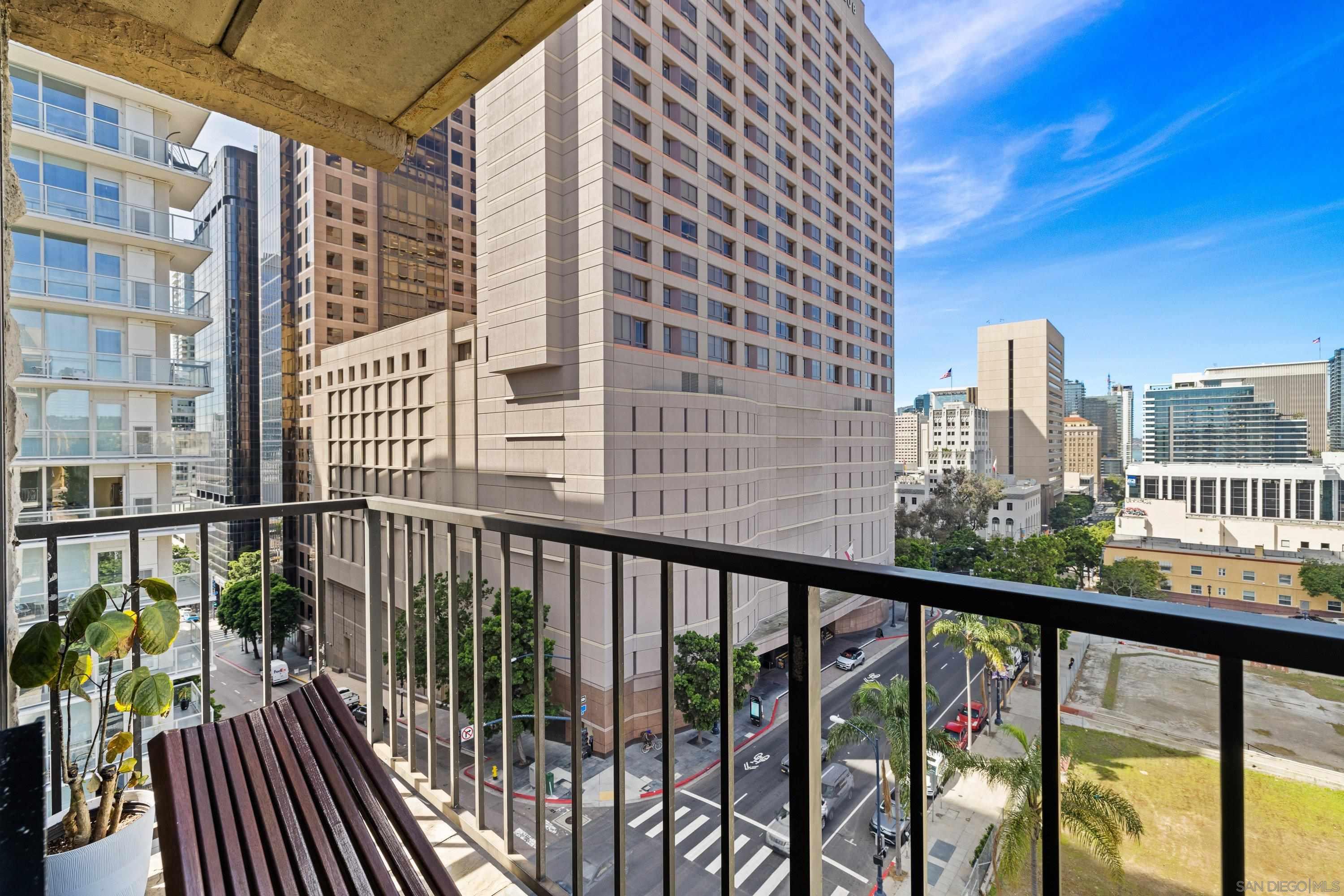 Detail Gallery Image 5 of 27 For 1333  8th Ave  #705,  San Diego,  CA 92101 - 2 Beds | 2 Baths