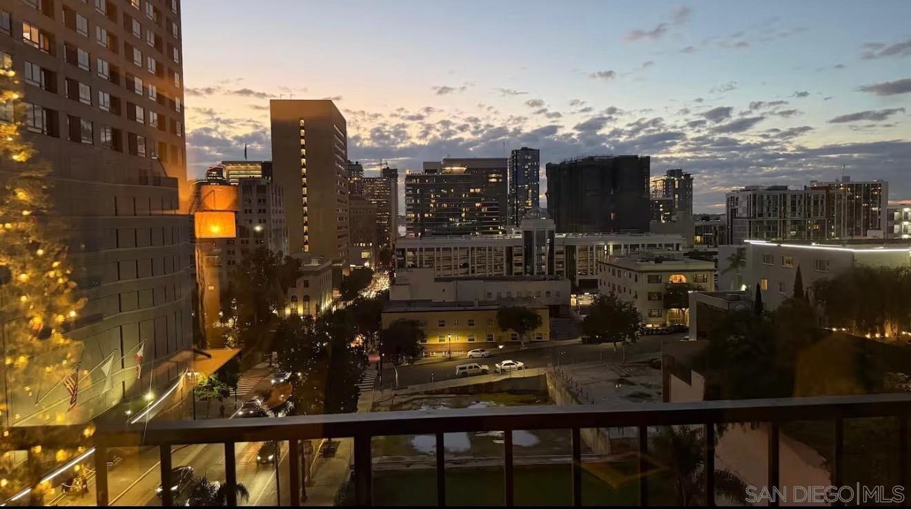 Detail Gallery Image 6 of 27 For 1333  8th Ave  #705,  San Diego,  CA 92101 - 2 Beds | 2 Baths