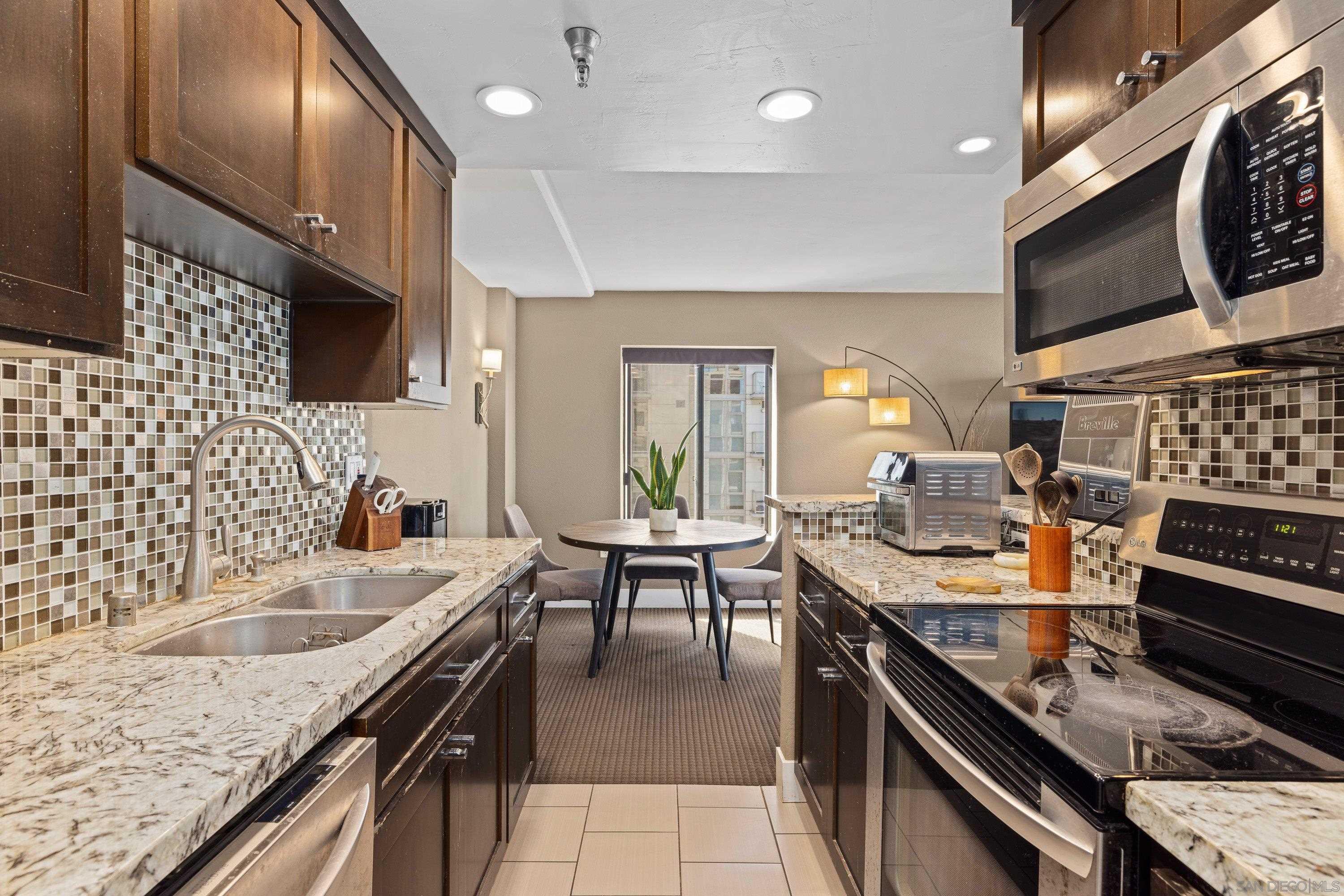 Detail Gallery Image 9 of 27 For 1333  8th Ave  #705,  San Diego,  CA 92101 - 2 Beds | 2 Baths