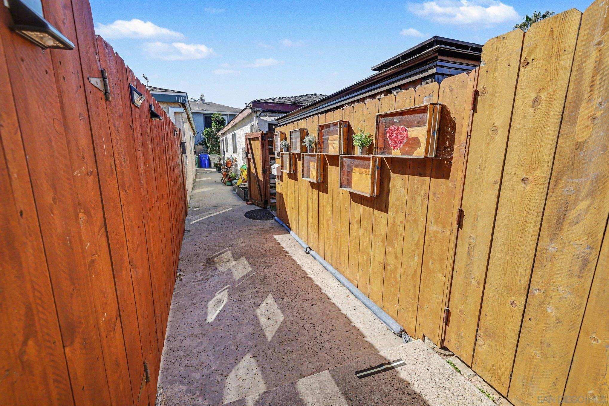 Detail Gallery Image 2 of 27 For 1109-1111  Grand, San Diego,  CA 92109 - – Beds | – Baths