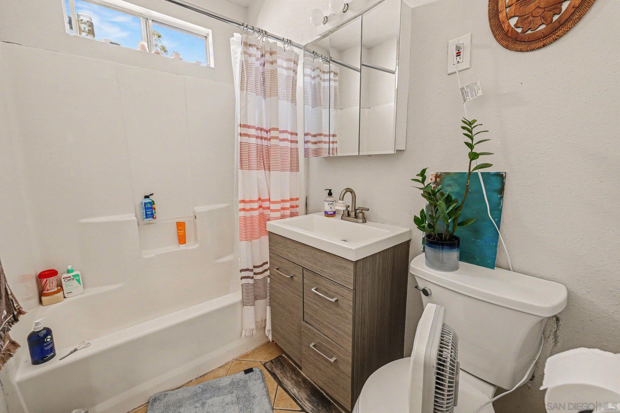 Detail Gallery Image 19 of 27 For 1109-1111  Grand, San Diego,  CA 92109 - – Beds | – Baths