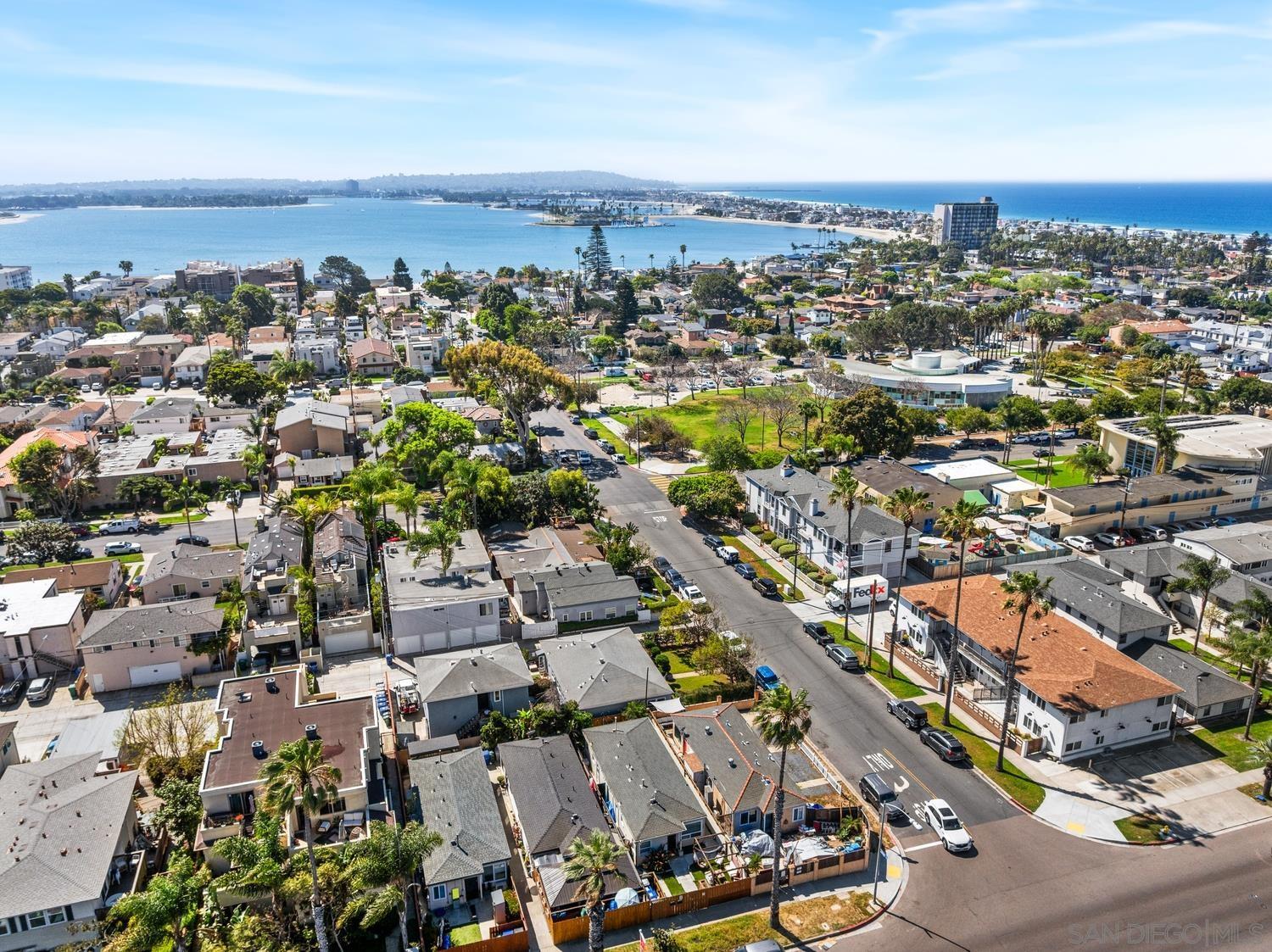 Detail Gallery Image 25 of 27 For 1109-1111  Grand, San Diego,  CA 92109 - – Beds | – Baths