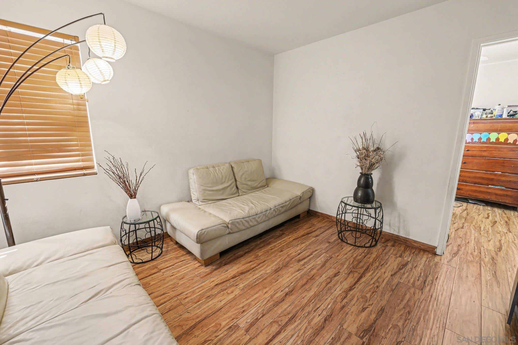 Detail Gallery Image 4 of 27 For 1109-1111  Grand, San Diego,  CA 92109 - – Beds | – Baths