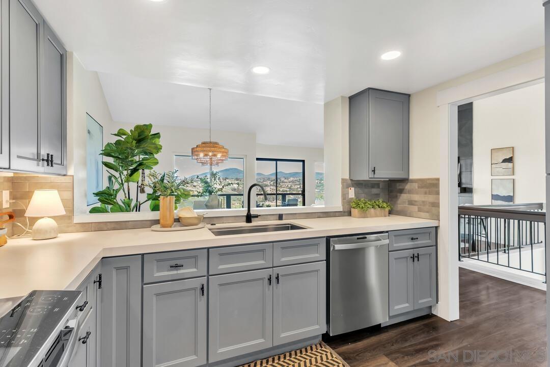 Detail Gallery Image 9 of 50 For 11530  Alkaid, San Diego,  CA 92126 - 3 Beds | 2/1 Baths