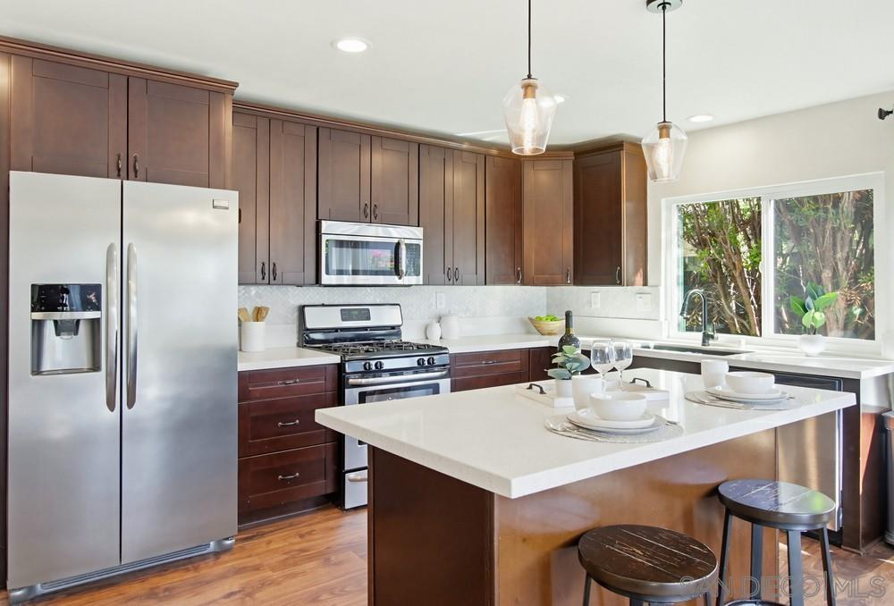 Detail Gallery Image 16 of 57 For 11050  Westonhill Dr, San Diego,  CA 92126 - 5 Beds | 3 Baths