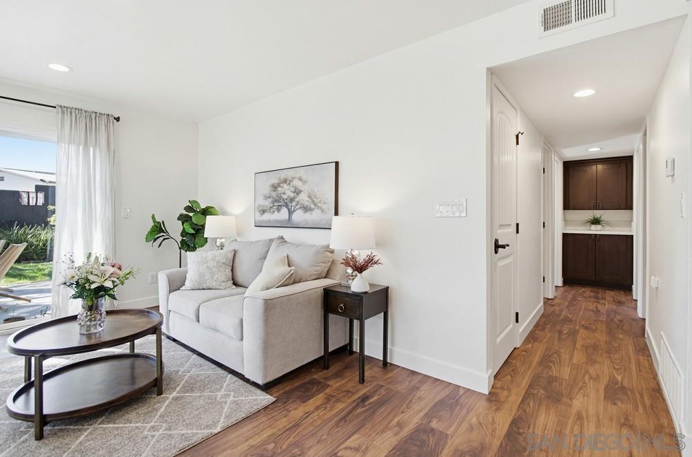 Detail Gallery Image 17 of 57 For 11050  Westonhill Dr, San Diego,  CA 92126 - 5 Beds | 3 Baths