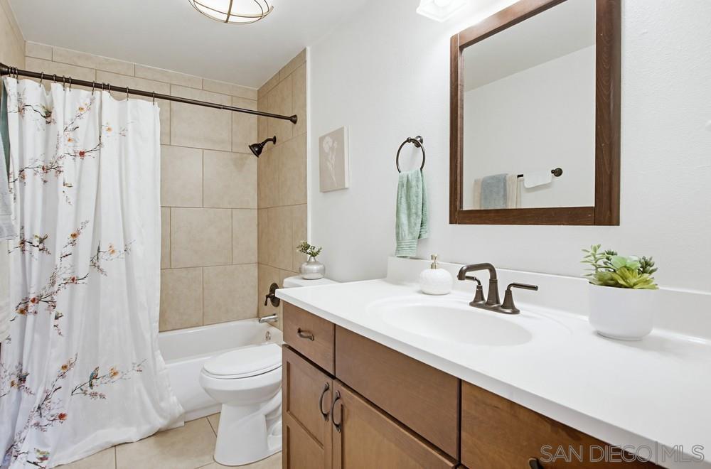 Detail Gallery Image 19 of 57 For 11050  Westonhill Dr, San Diego,  CA 92126 - 5 Beds | 3 Baths