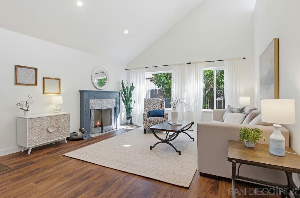 Detail Gallery Image 5 of 57 For 11050  Westonhill Dr, San Diego,  CA 92126 - 5 Beds | 3 Baths