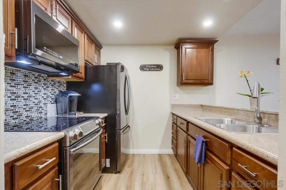 Detail Gallery Image 5 of 17 For 6009  Rancho Mission  107, San Diego,  CA 92108 - 1 Beds | 1 Baths