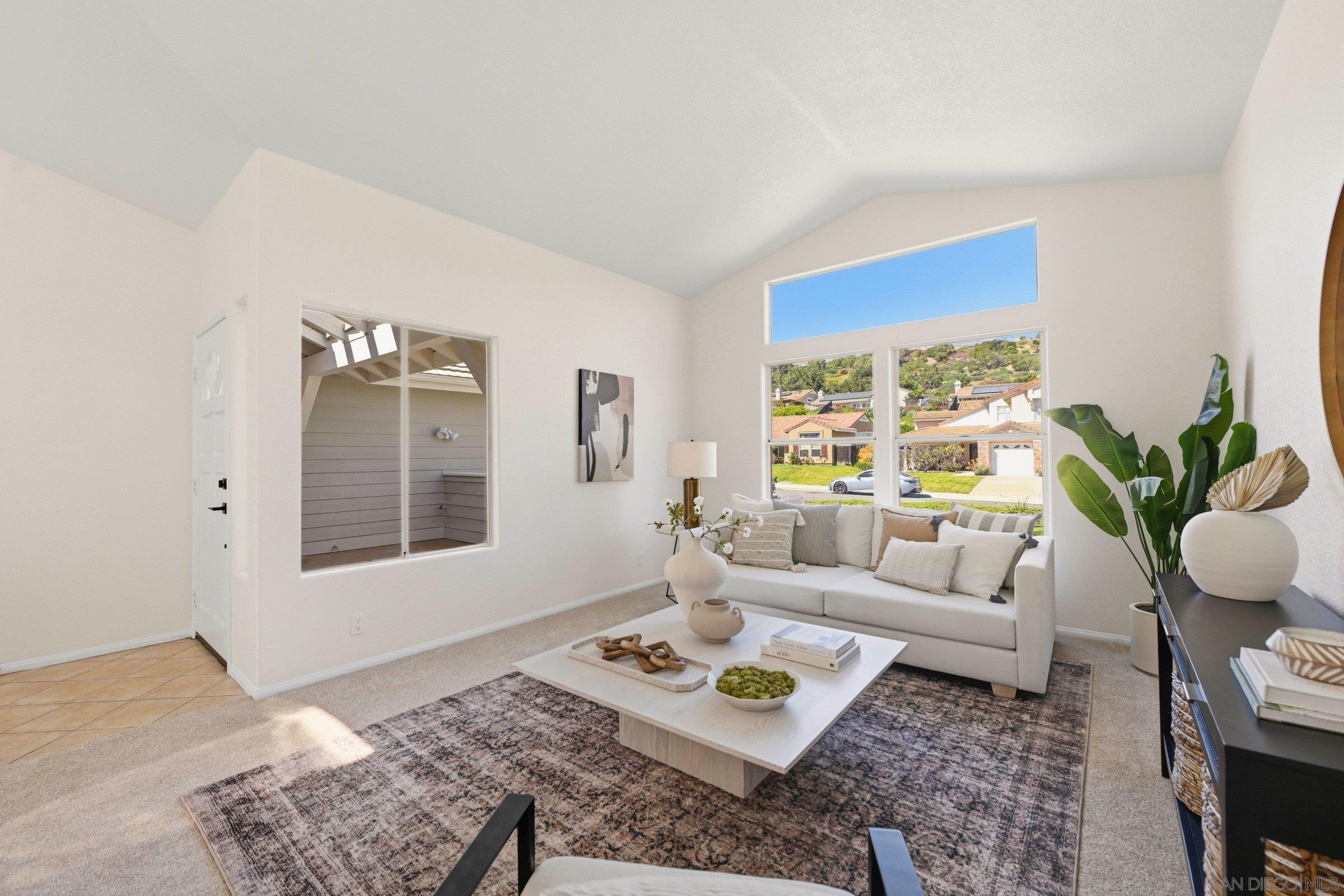 Detail Gallery Image 10 of 39 For 3439  Northwood Dr., Oceanside,  CA 92058 - 4 Beds | 2/1 Baths