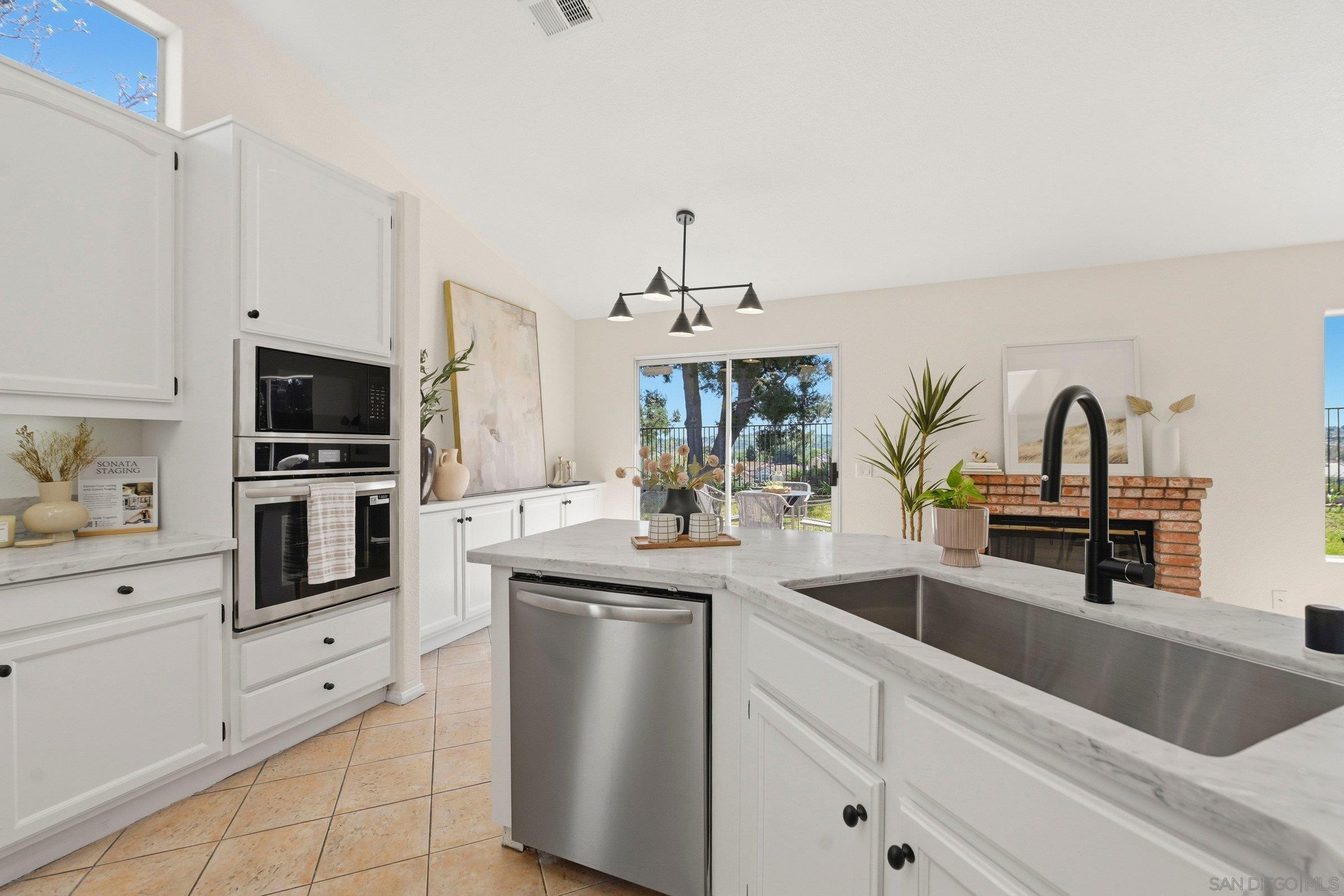 Detail Gallery Image 15 of 39 For 3439  Northwood Dr., Oceanside,  CA 92058 - 4 Beds | 2/1 Baths