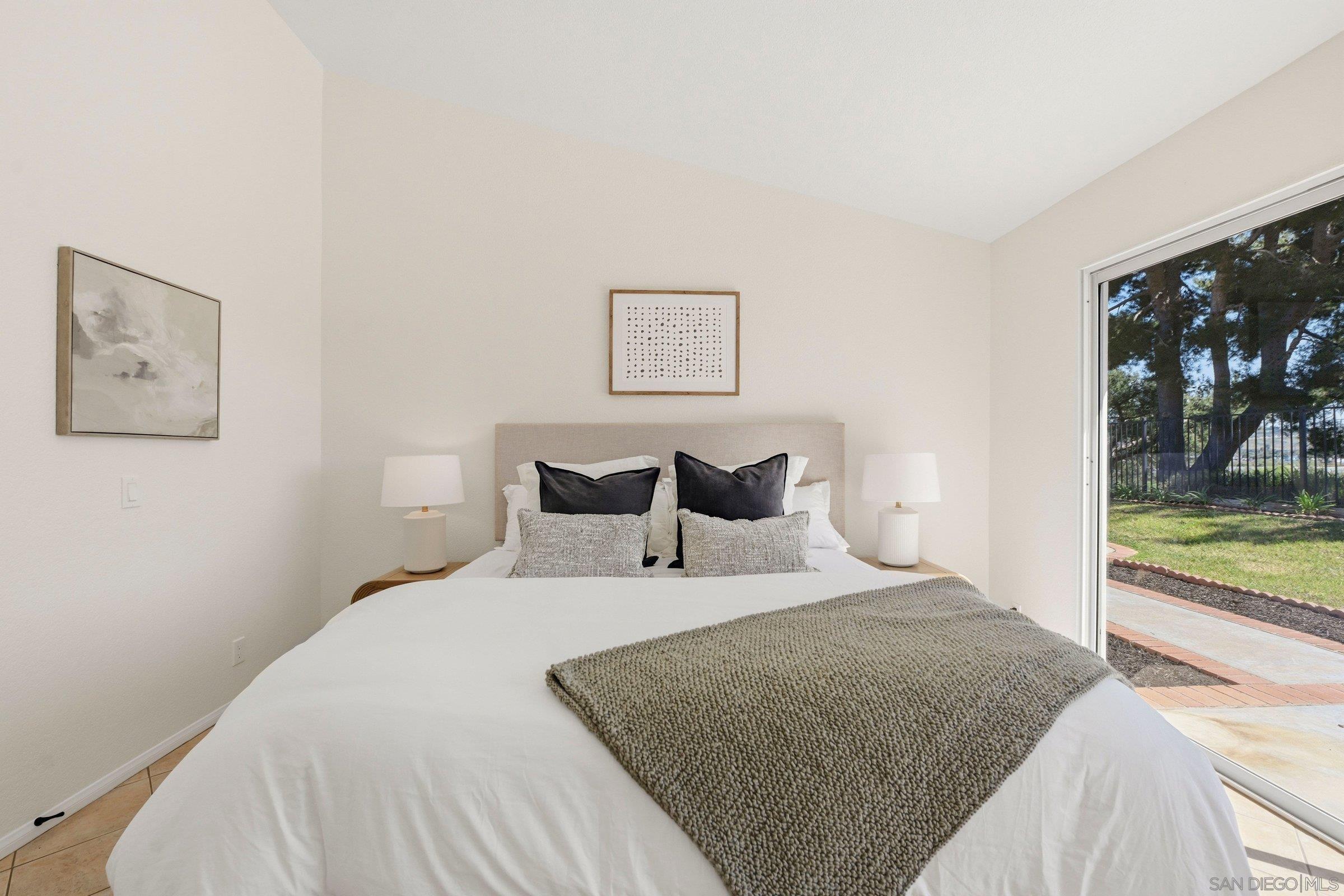 Detail Gallery Image 19 of 39 For 3439  Northwood Dr., Oceanside,  CA 92058 - 4 Beds | 2/1 Baths