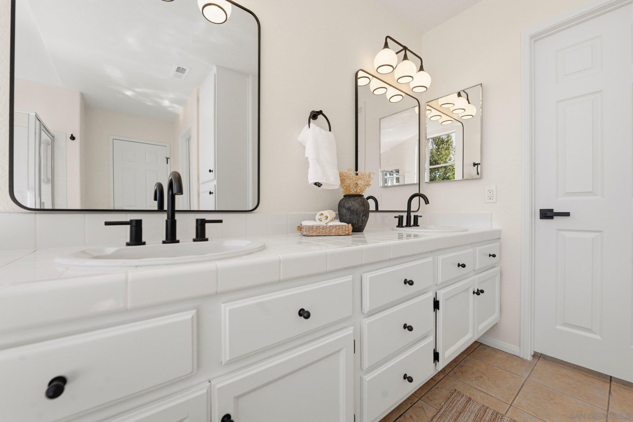 Detail Gallery Image 21 of 39 For 3439  Northwood Dr., Oceanside,  CA 92058 - 4 Beds | 2/1 Baths