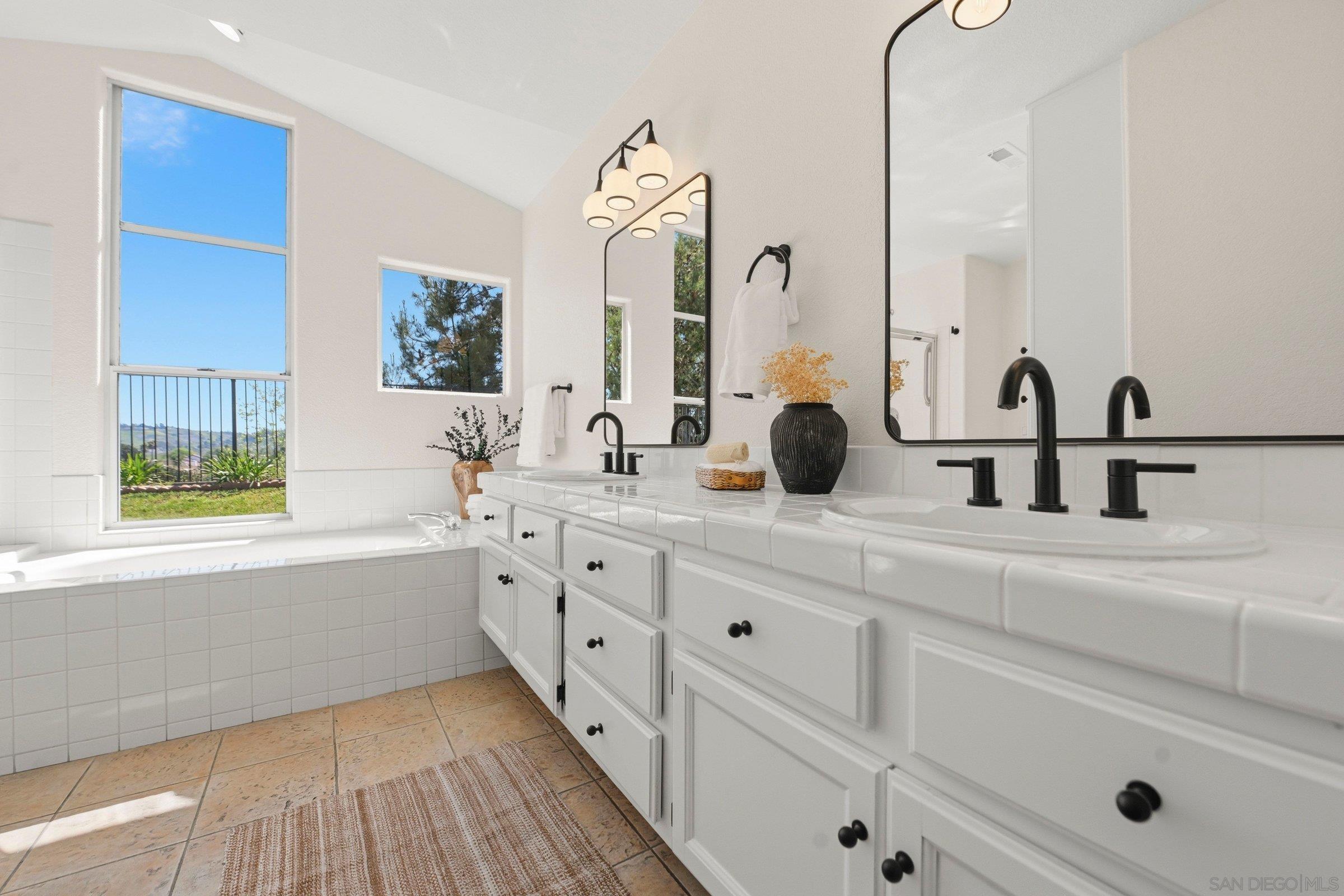 Detail Gallery Image 22 of 39 For 3439  Northwood Dr., Oceanside,  CA 92058 - 4 Beds | 2/1 Baths