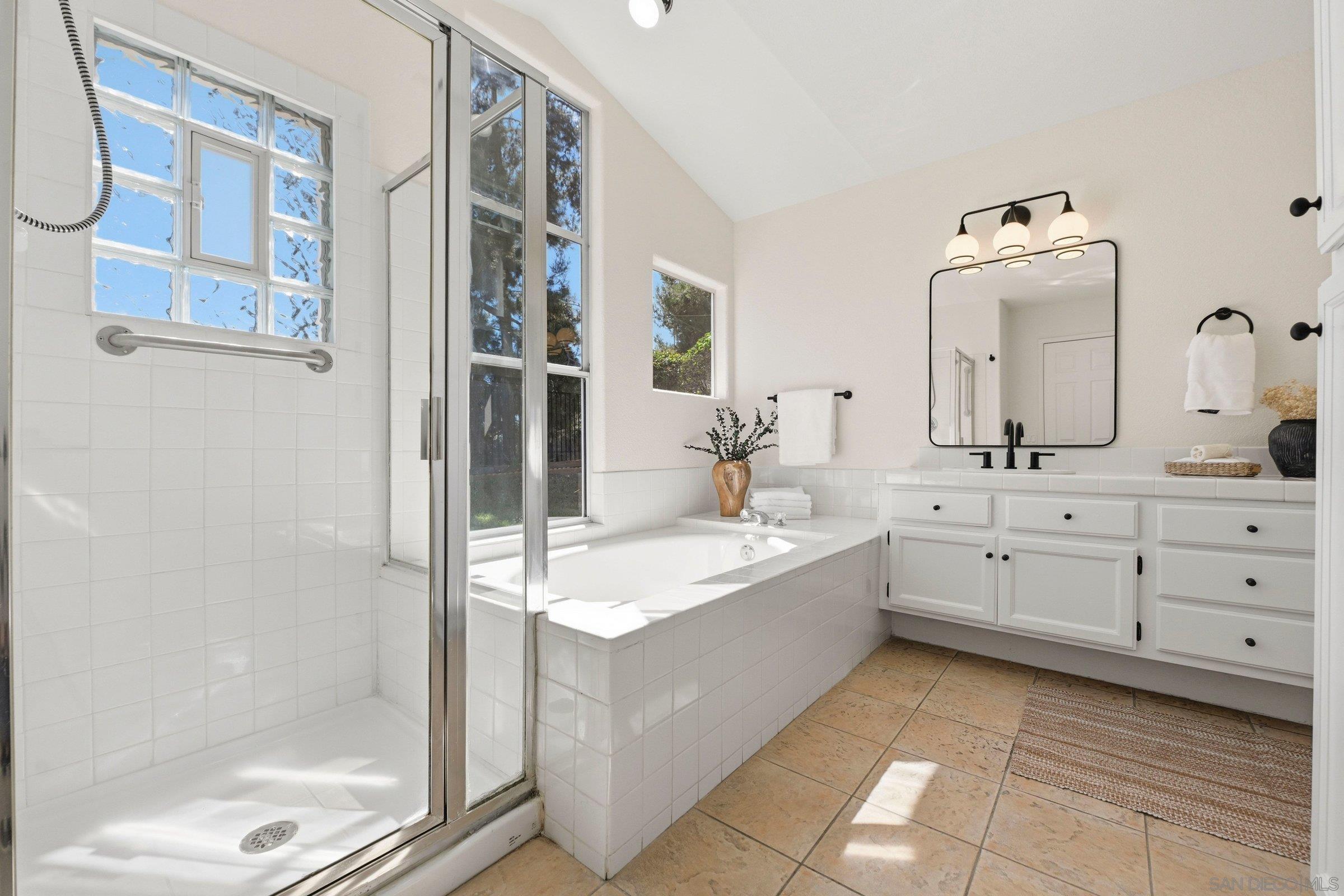Detail Gallery Image 23 of 39 For 3439  Northwood Dr., Oceanside,  CA 92058 - 4 Beds | 2/1 Baths