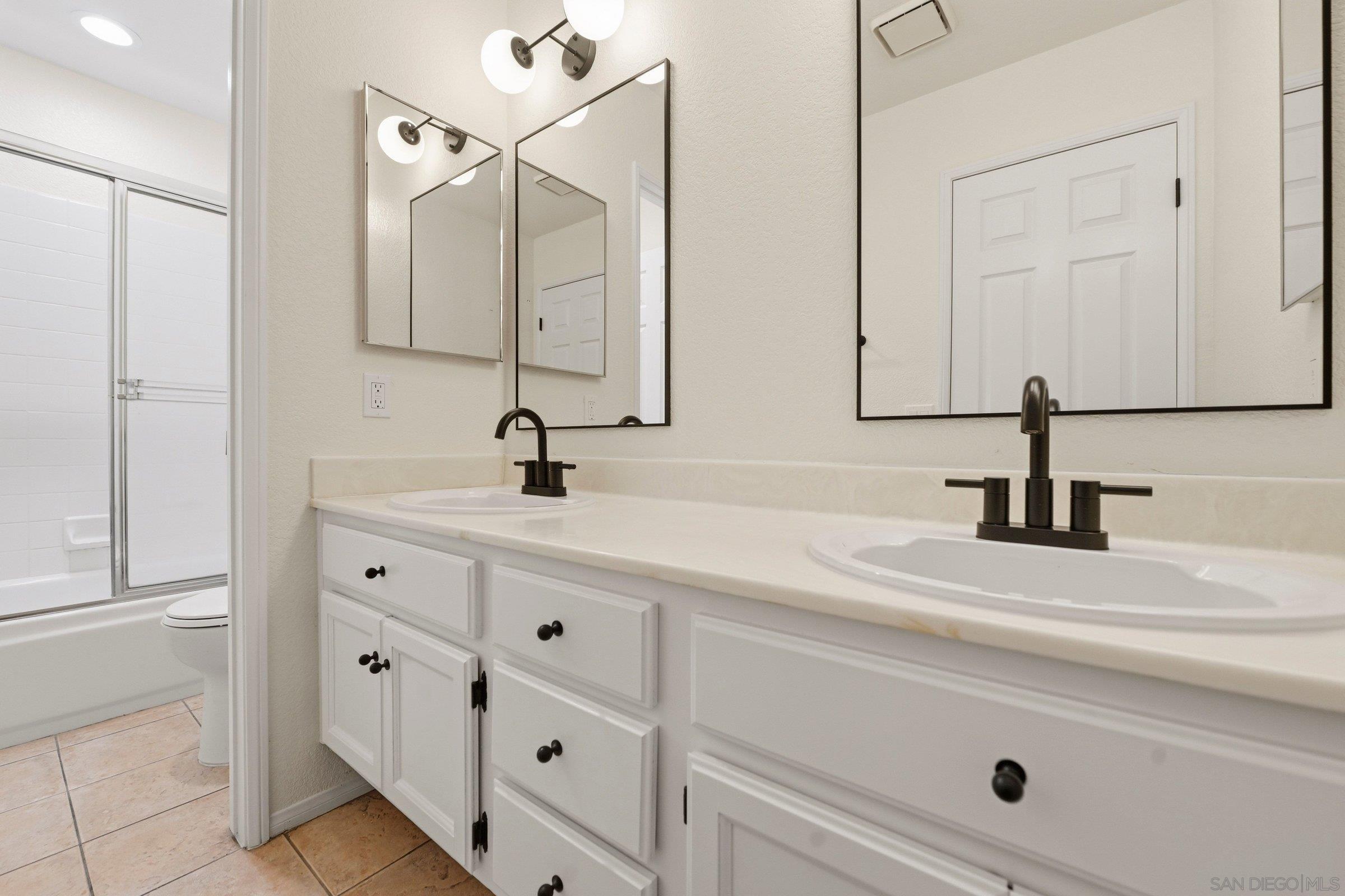 Detail Gallery Image 26 of 39 For 3439  Northwood Dr., Oceanside,  CA 92058 - 4 Beds | 2/1 Baths