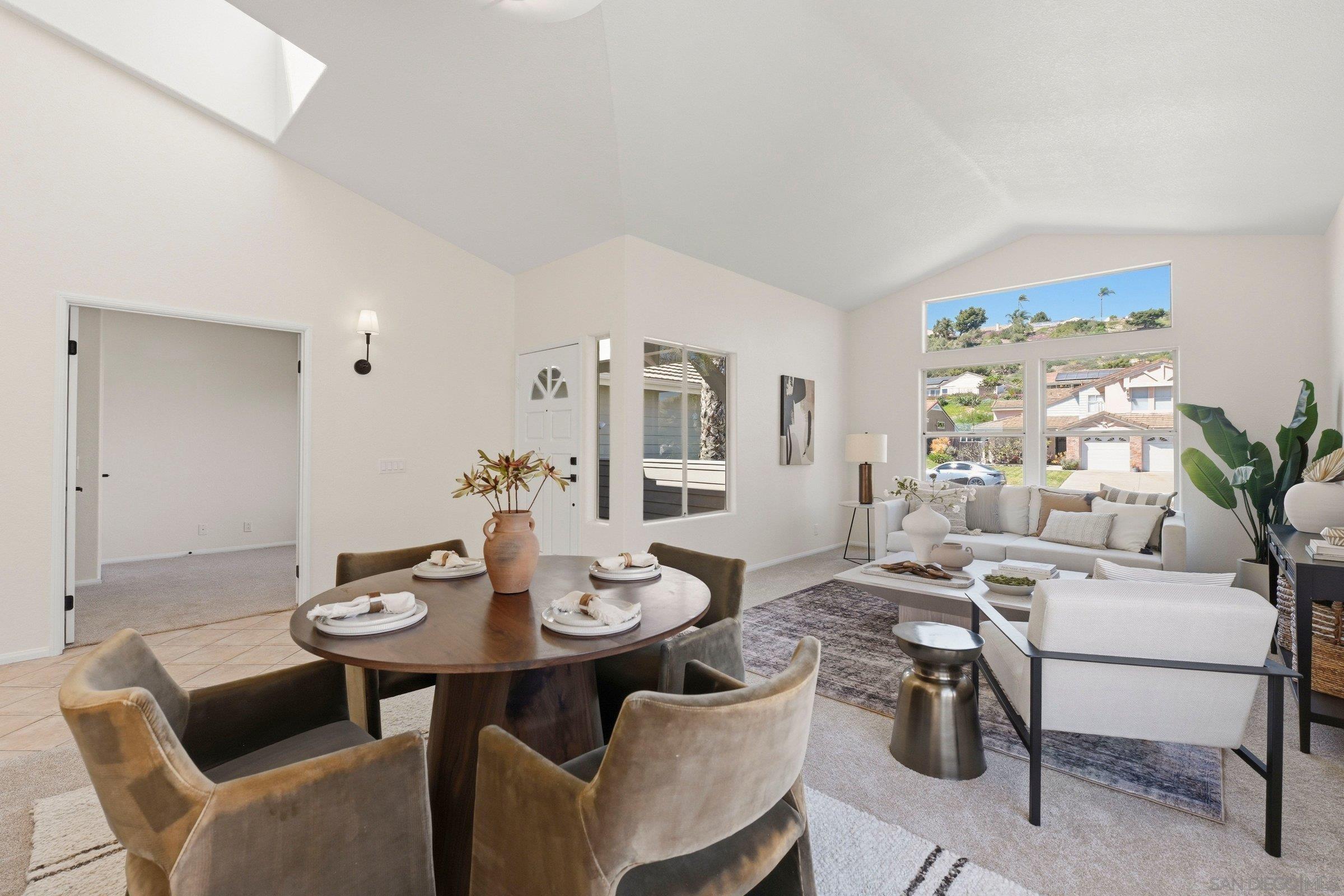 Detail Gallery Image 6 of 39 For 3439  Northwood Dr., Oceanside,  CA 92058 - 4 Beds | 2/1 Baths