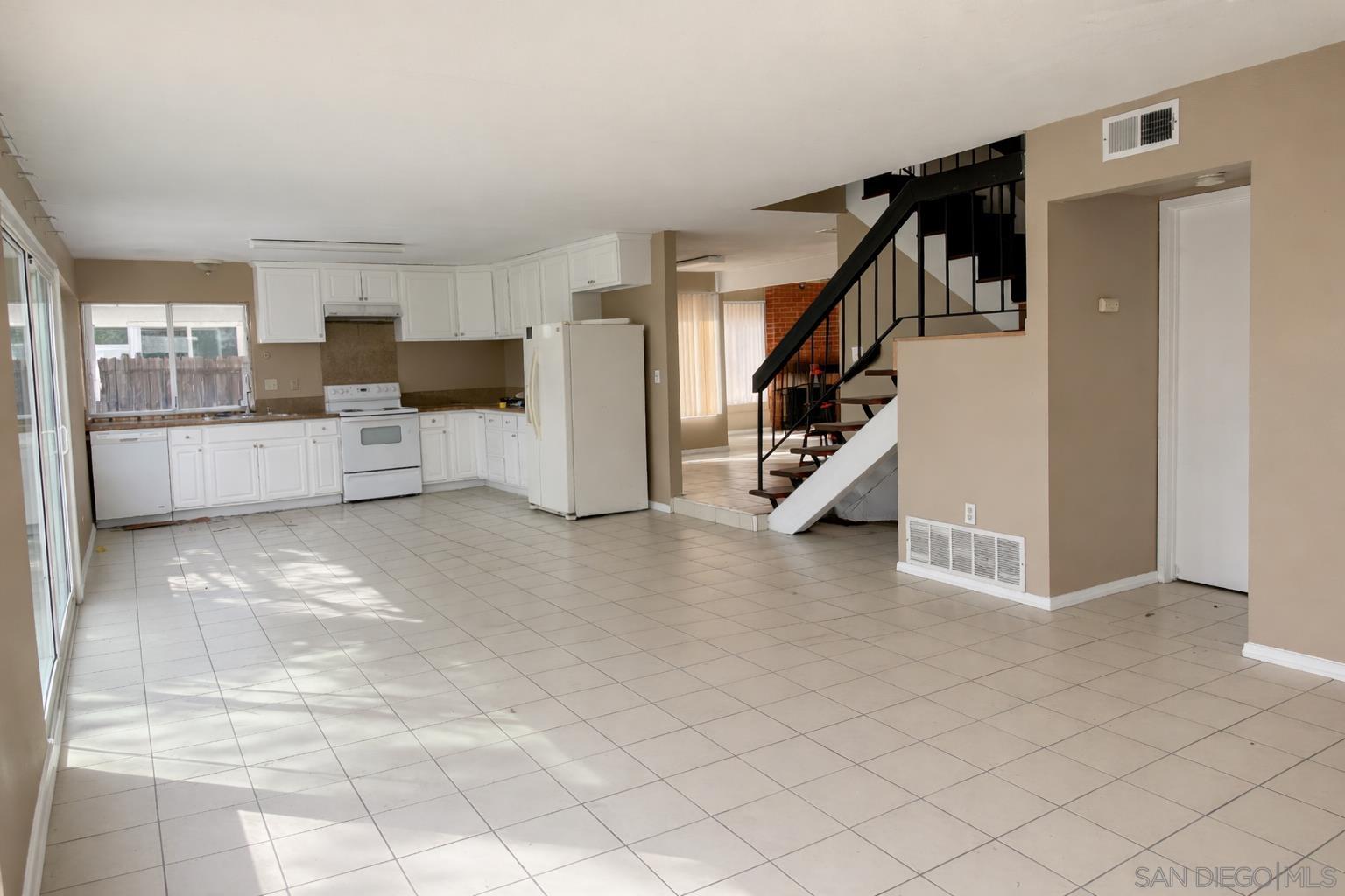 Detail Gallery Image 3 of 9 For 8849  Scorpius Way, San Diego,  CA 92126 - 4 Beds | 2/1 Baths