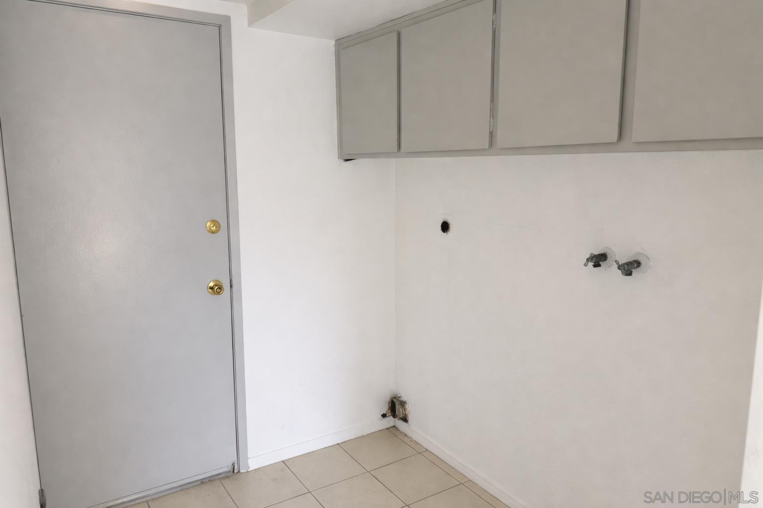 Detail Gallery Image 8 of 9 For 8849  Scorpius Way, San Diego,  CA 92126 - 4 Beds | 2/1 Baths