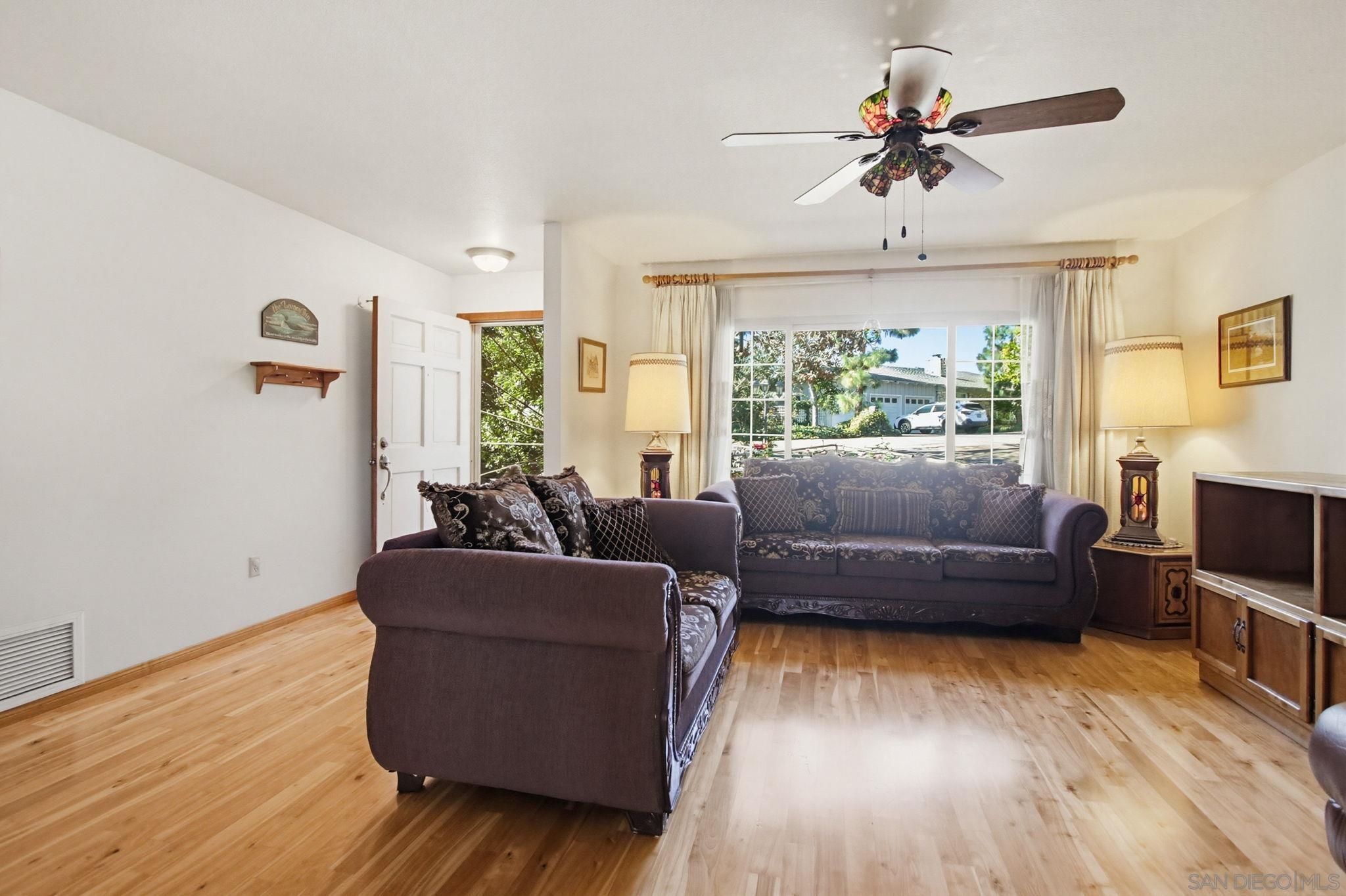 Detail Gallery Image 11 of 55 For 8698  Echo, La Mesa,  CA 91941 - 5 Beds | 3/1 Baths