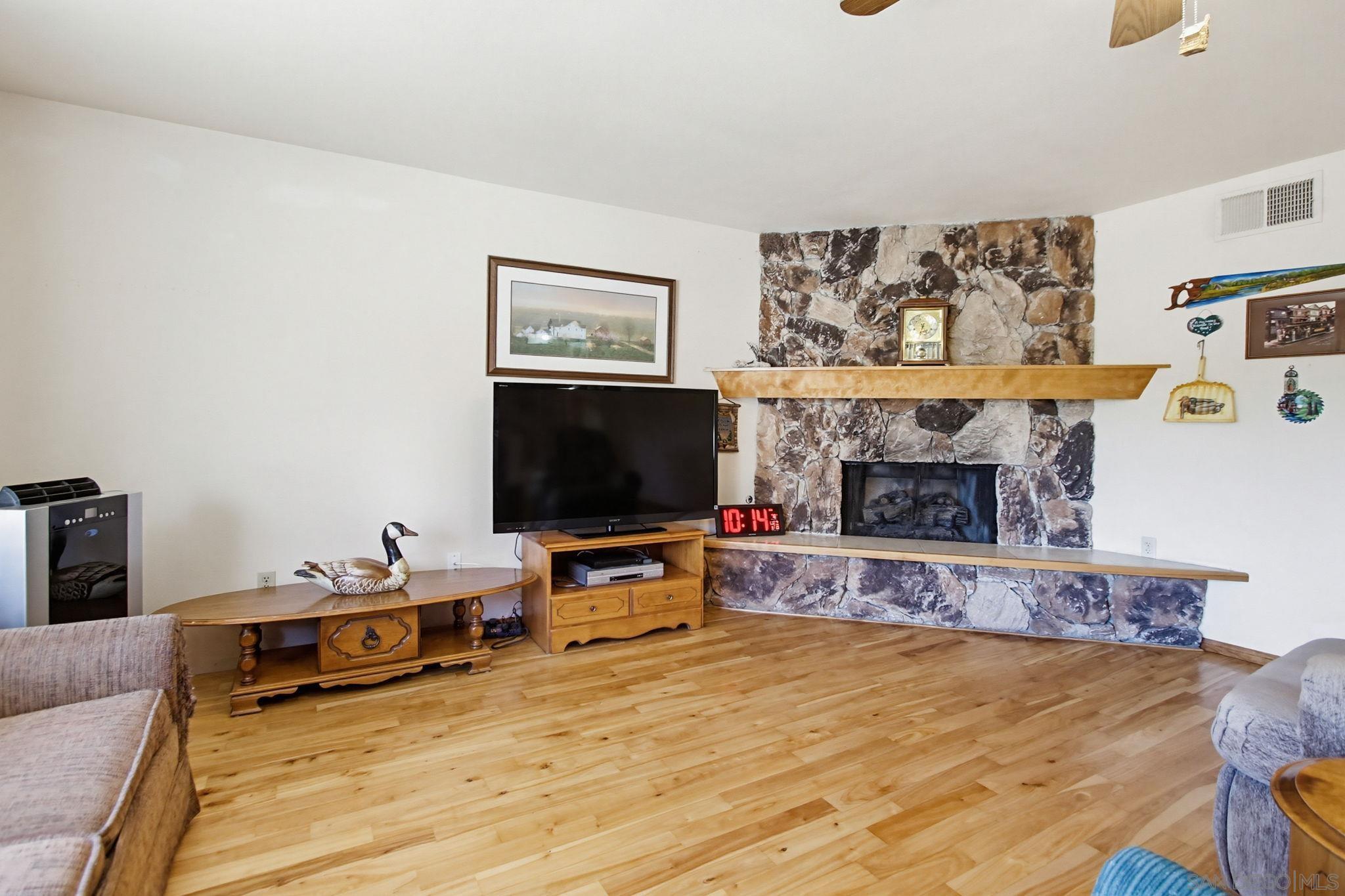 Detail Gallery Image 19 of 55 For 8698  Echo, La Mesa,  CA 91941 - 5 Beds | 3/1 Baths