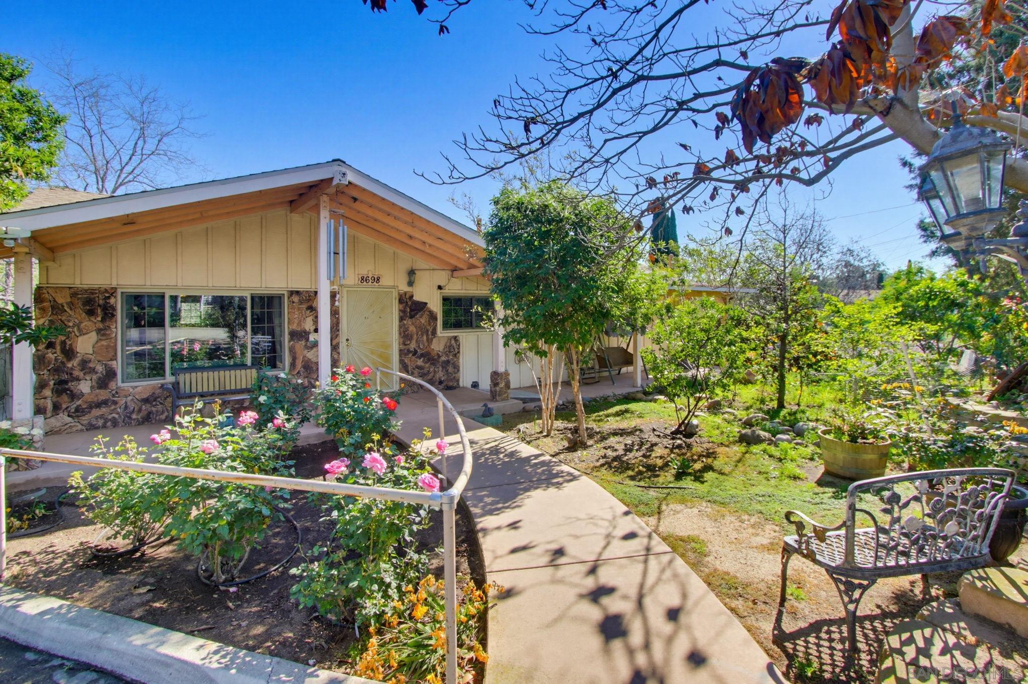 Detail Gallery Image 4 of 55 For 8698  Echo, La Mesa,  CA 91941 - 5 Beds | 3/1 Baths