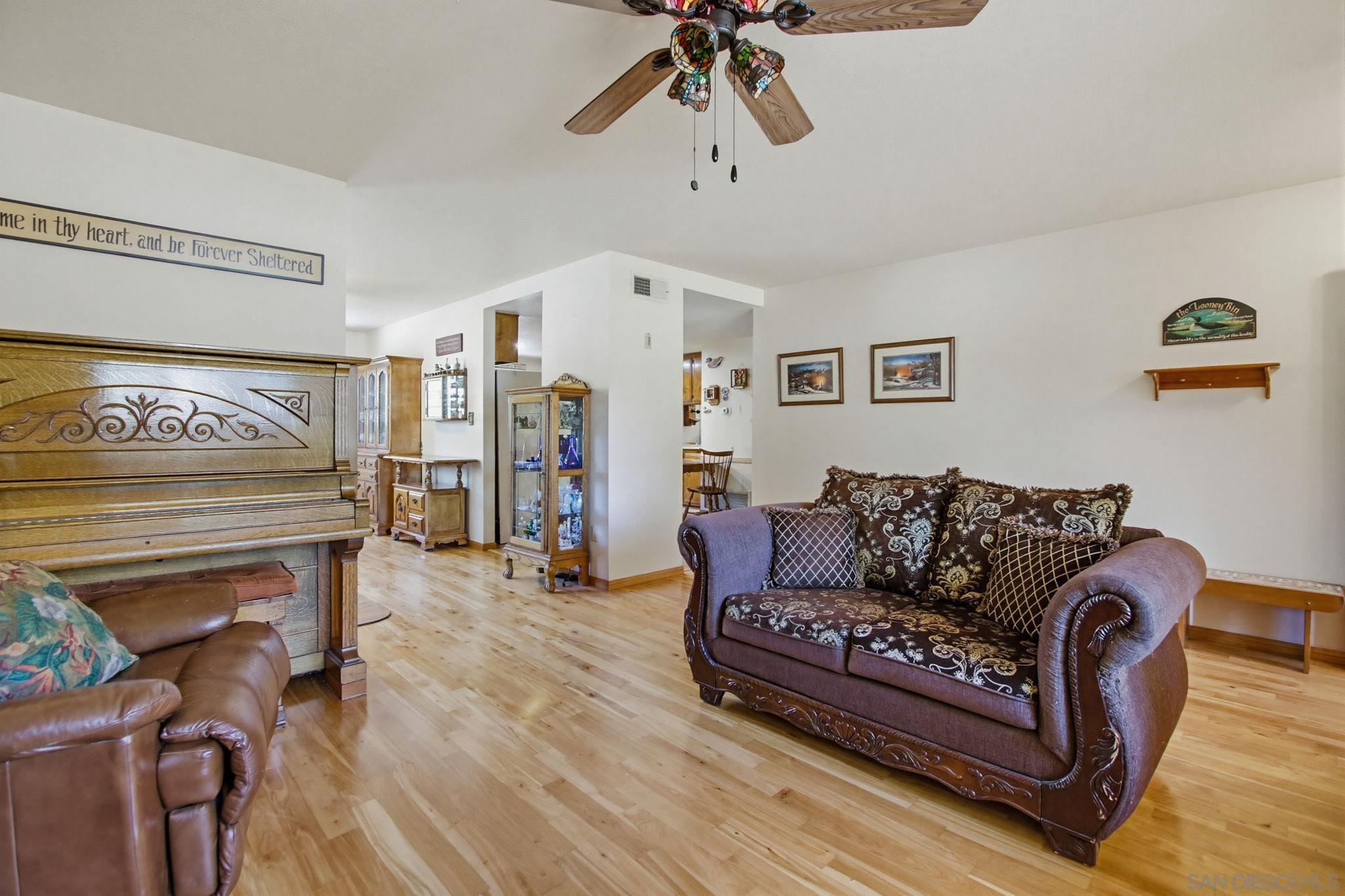 Detail Gallery Image 9 of 55 For 8698  Echo, La Mesa,  CA 91941 - 5 Beds | 3/1 Baths