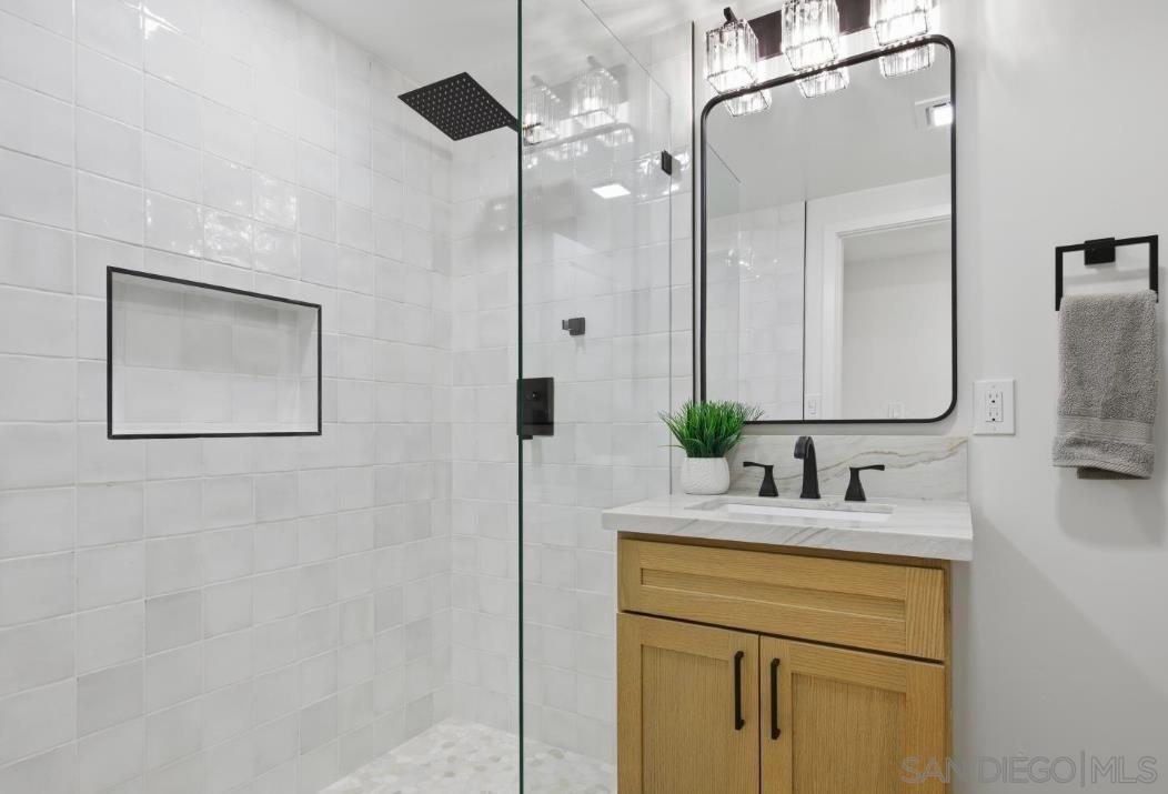 Detail Gallery Image 16 of 30 For 3590  Syracuse Ave, San Diego,  CA 92122 - 5 Beds | 3 Baths