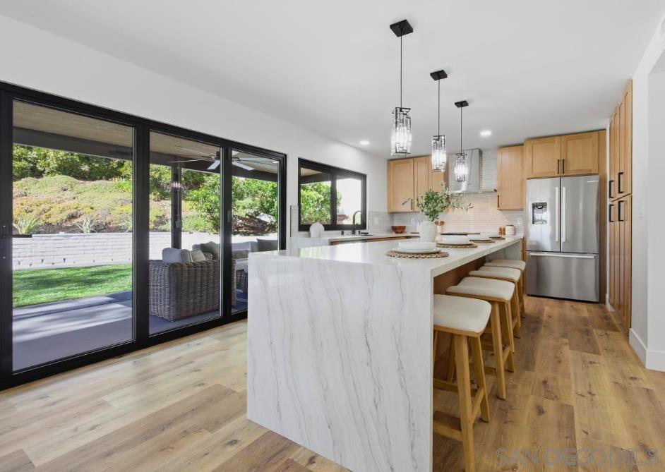 Detail Gallery Image 9 of 30 For 3590  Syracuse Ave, San Diego,  CA 92122 - 5 Beds | 3 Baths