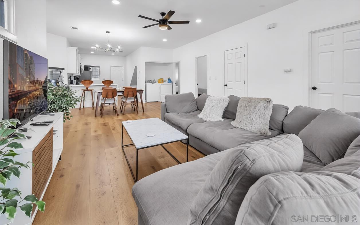 Detail Gallery Image 2 of 23 For 19  Evans St, San Diego,  CA 92102 - 4 Beds | 3 Baths