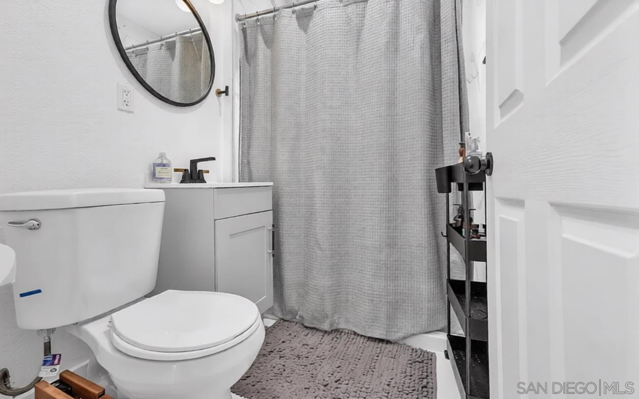 Detail Gallery Image 12 of 23 For 19  Evans St, San Diego,  CA 92102 - 4 Beds | 3 Baths