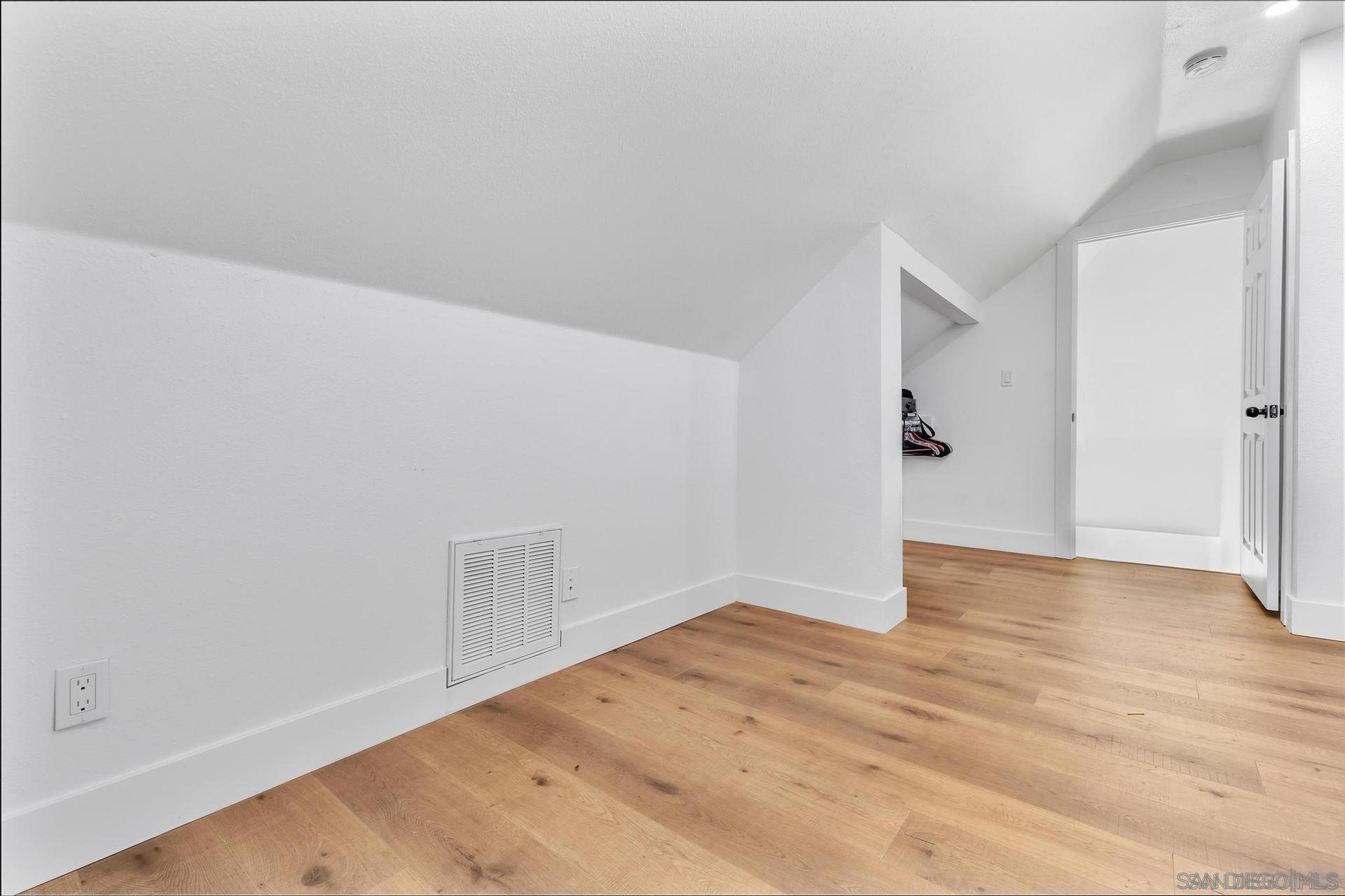 Detail Gallery Image 20 of 23 For 19  Evans St, San Diego,  CA 92102 - 4 Beds | 3 Baths