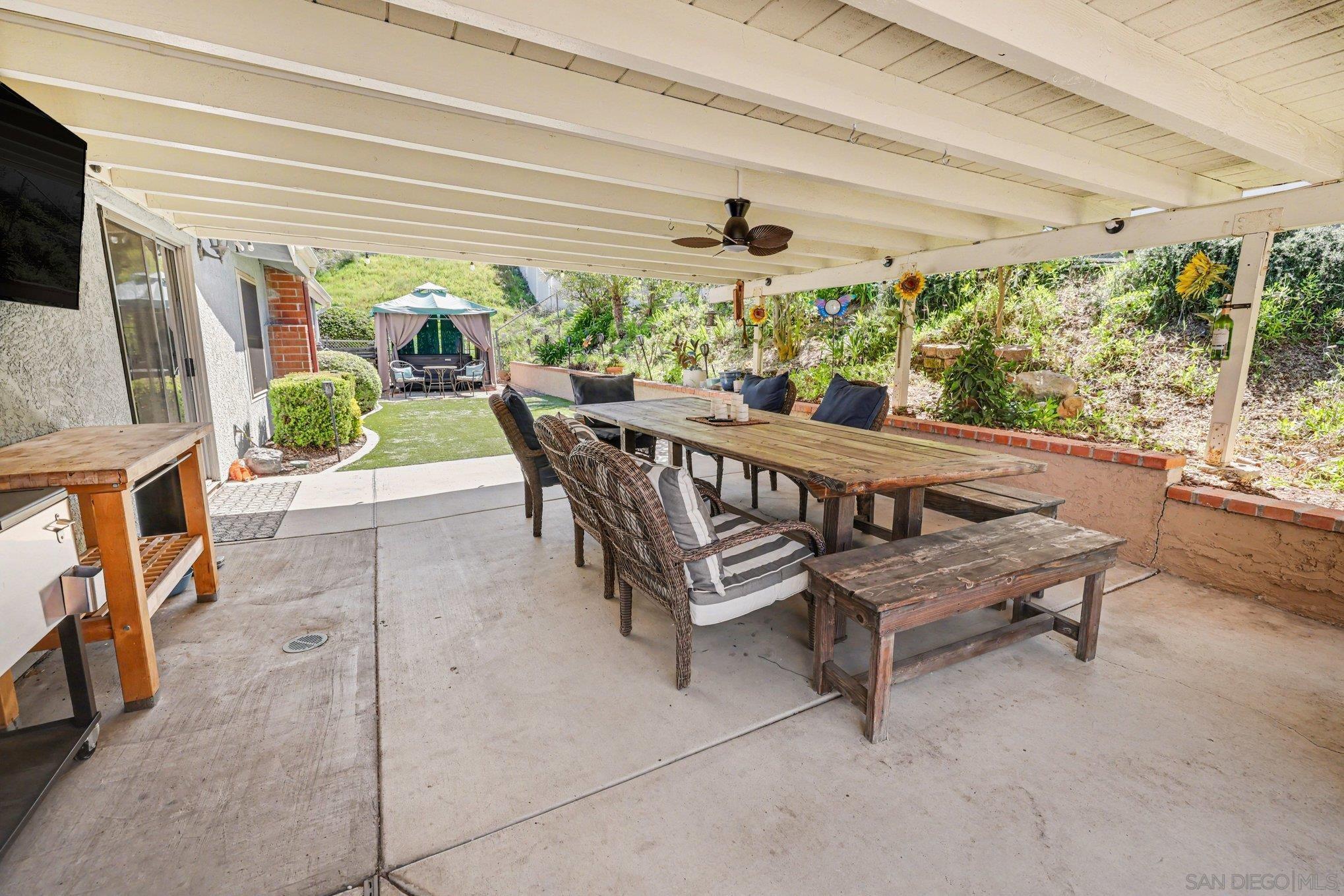 Detail Gallery Image 22 of 28 For 9939  Crestlane Court, Spring Valley,  CA 91977 - 3 Beds | 2 Baths