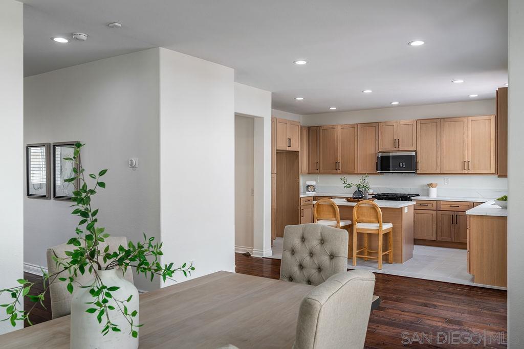 Detail Gallery Image 14 of 50 For 3138 W Canyon Ave, San Diego,  CA 92123 - 4 Beds | 3/1 Baths