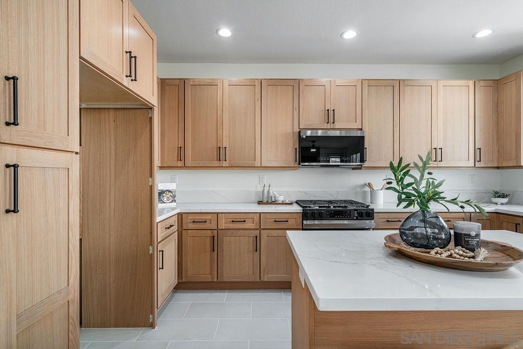 Detail Gallery Image 17 of 50 For 3138 W Canyon Ave, San Diego,  CA 92123 - 4 Beds | 3/1 Baths