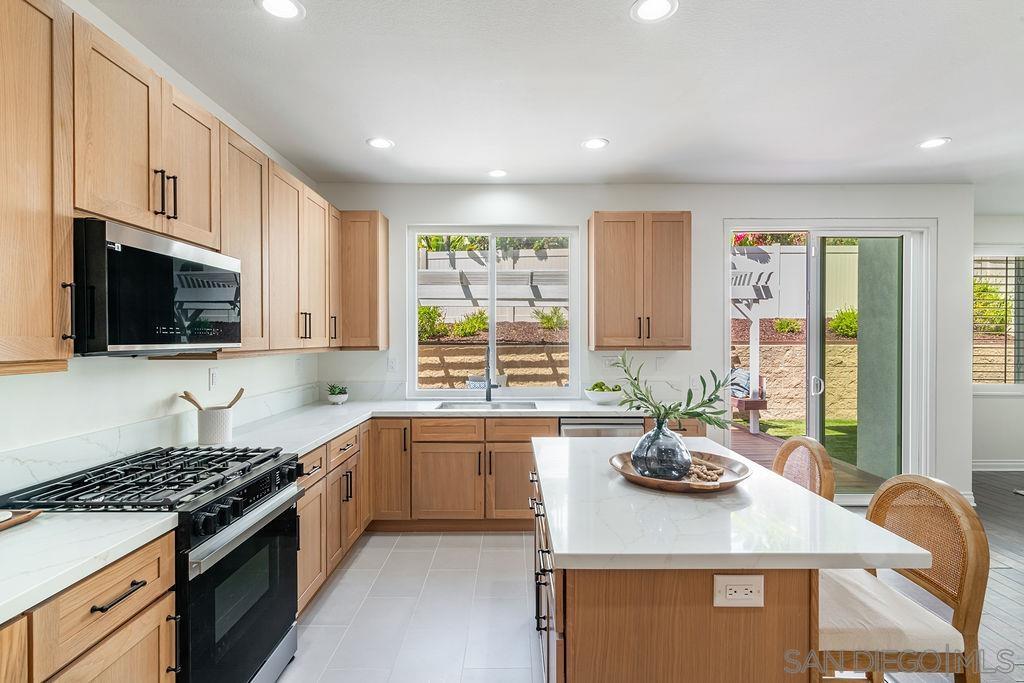 Detail Gallery Image 18 of 50 For 3138 W Canyon Ave, San Diego,  CA 92123 - 4 Beds | 3/1 Baths